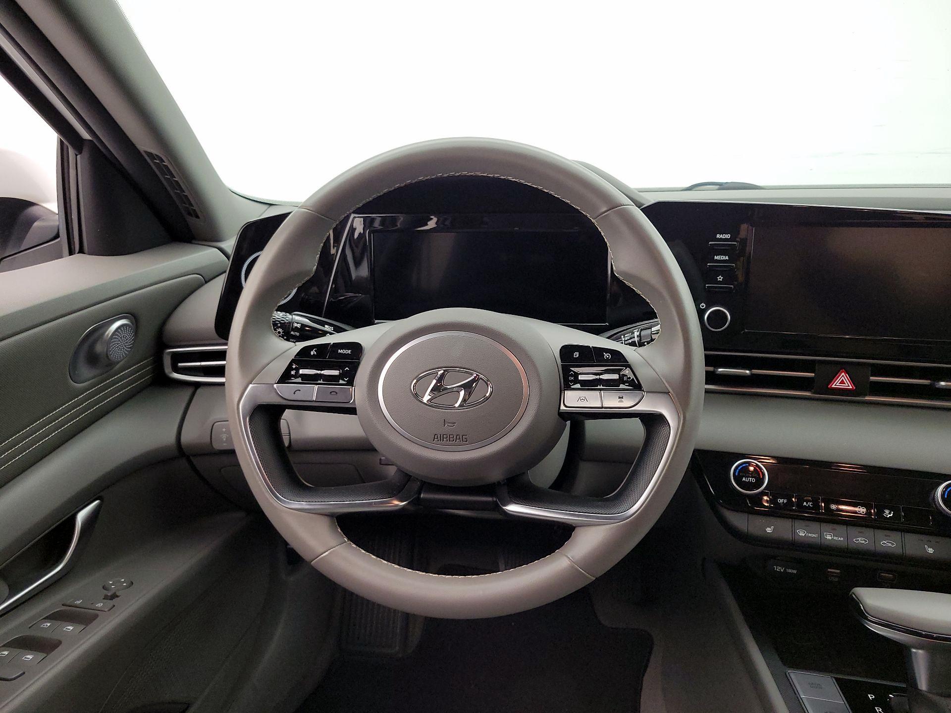 Thumbnail: 2022 Hyundai Elantra - 10