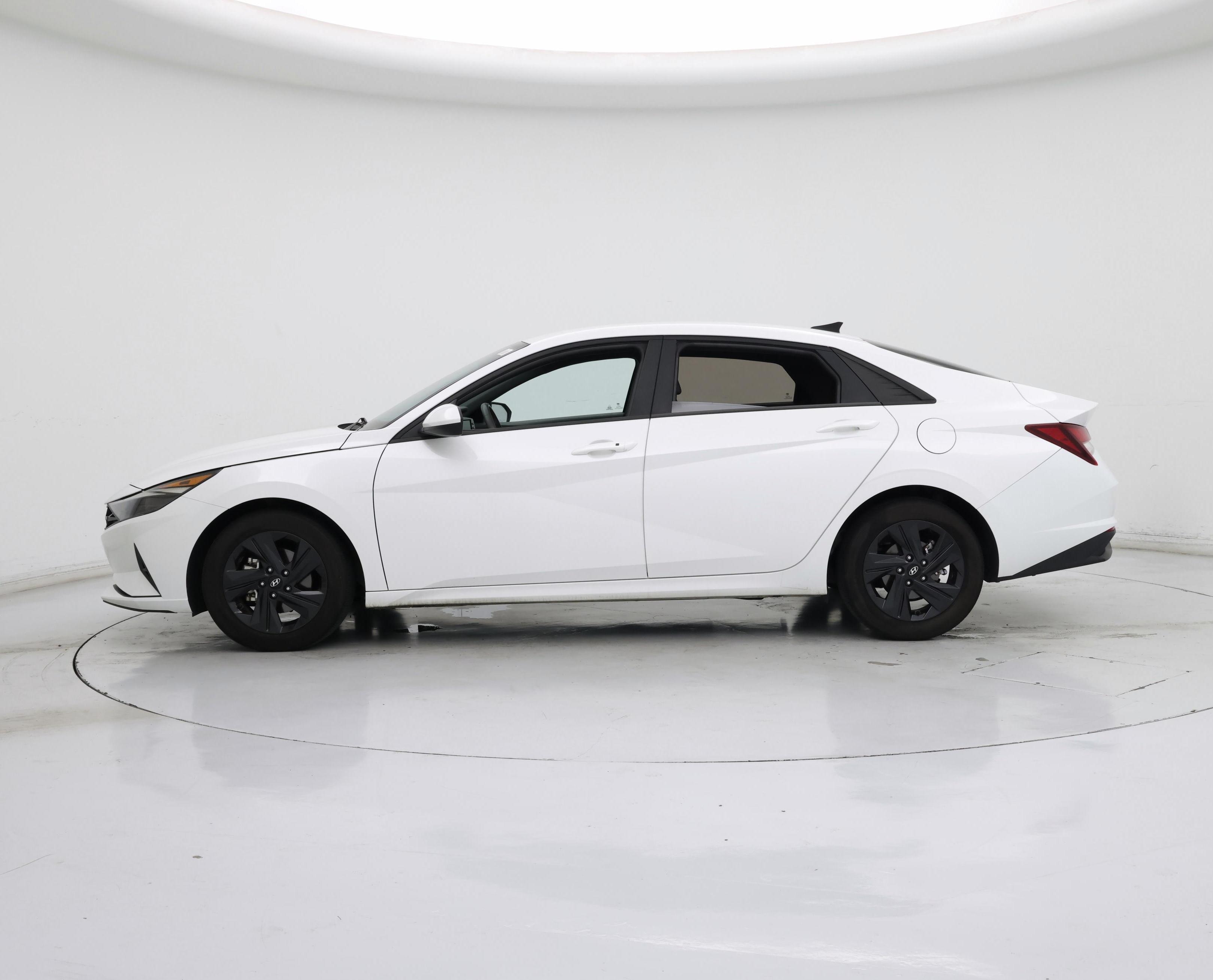 Thumbnail: 2022 Hyundai Elantra - 3