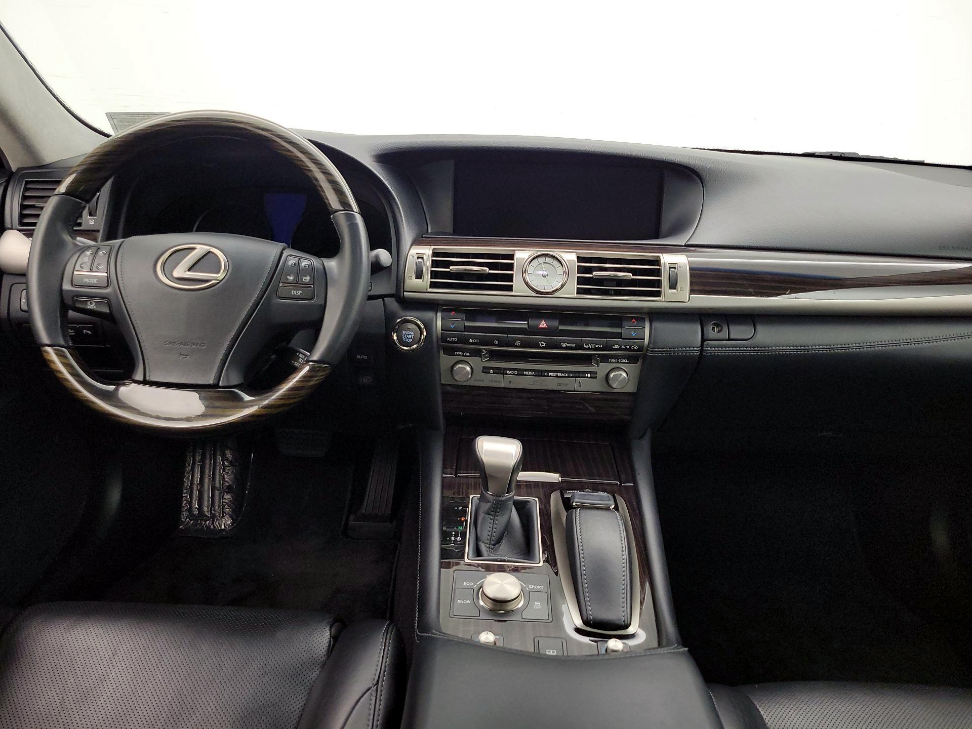 Thumbnail: 2015 Lexus LS - 9