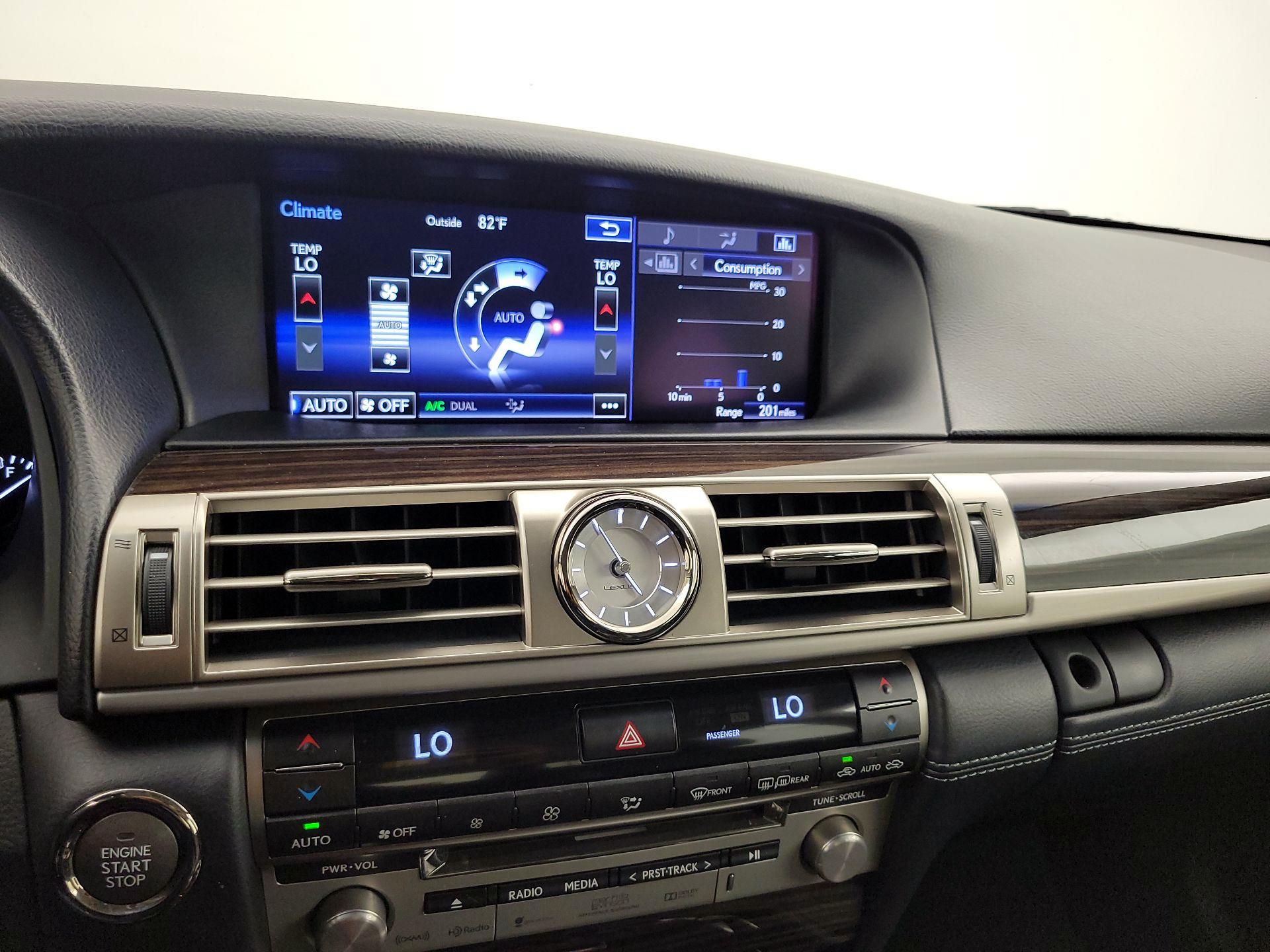 Thumbnail: 2015 Lexus LS - 17