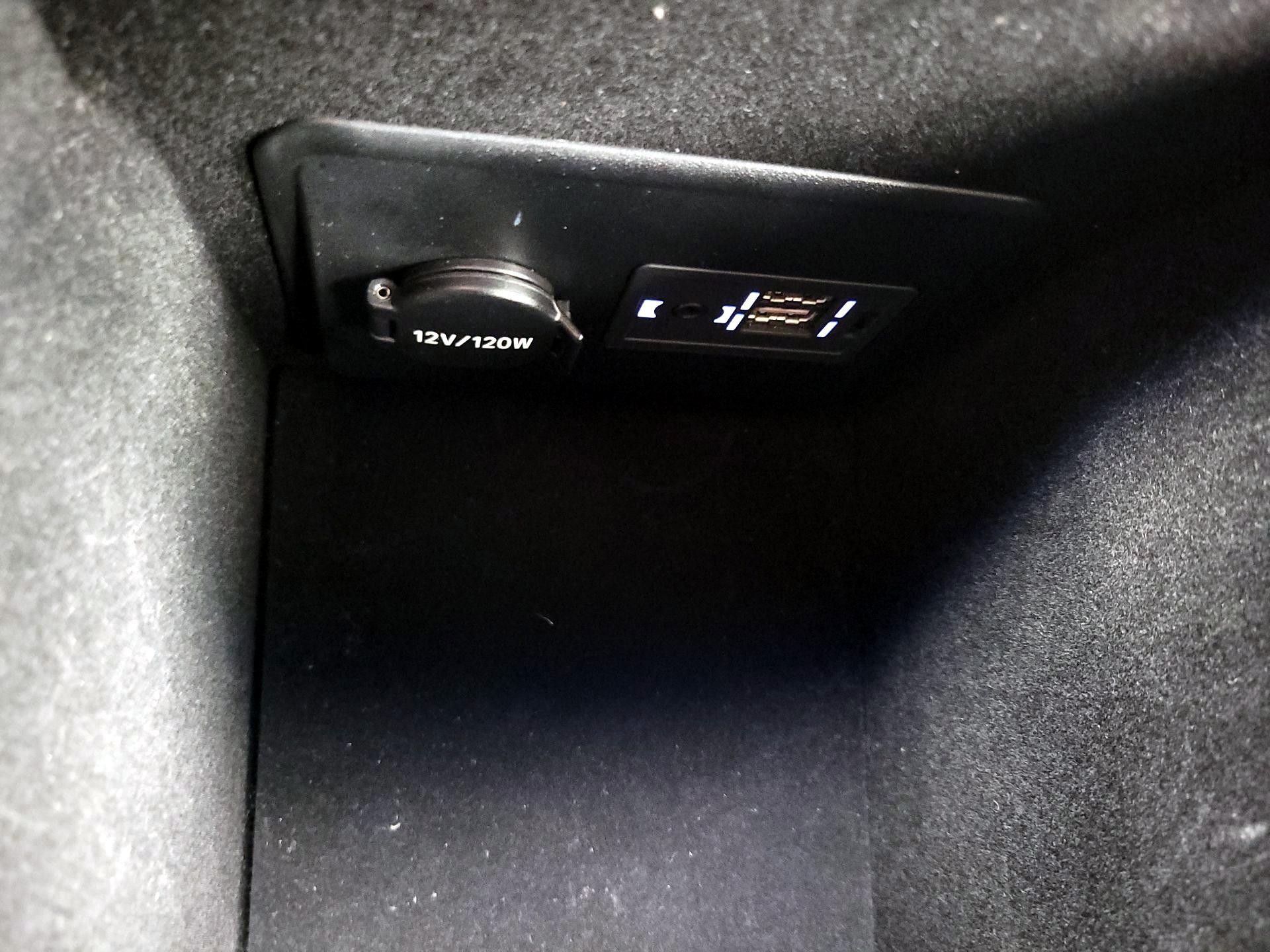 Thumbnail: 2015 Lexus LS - 19