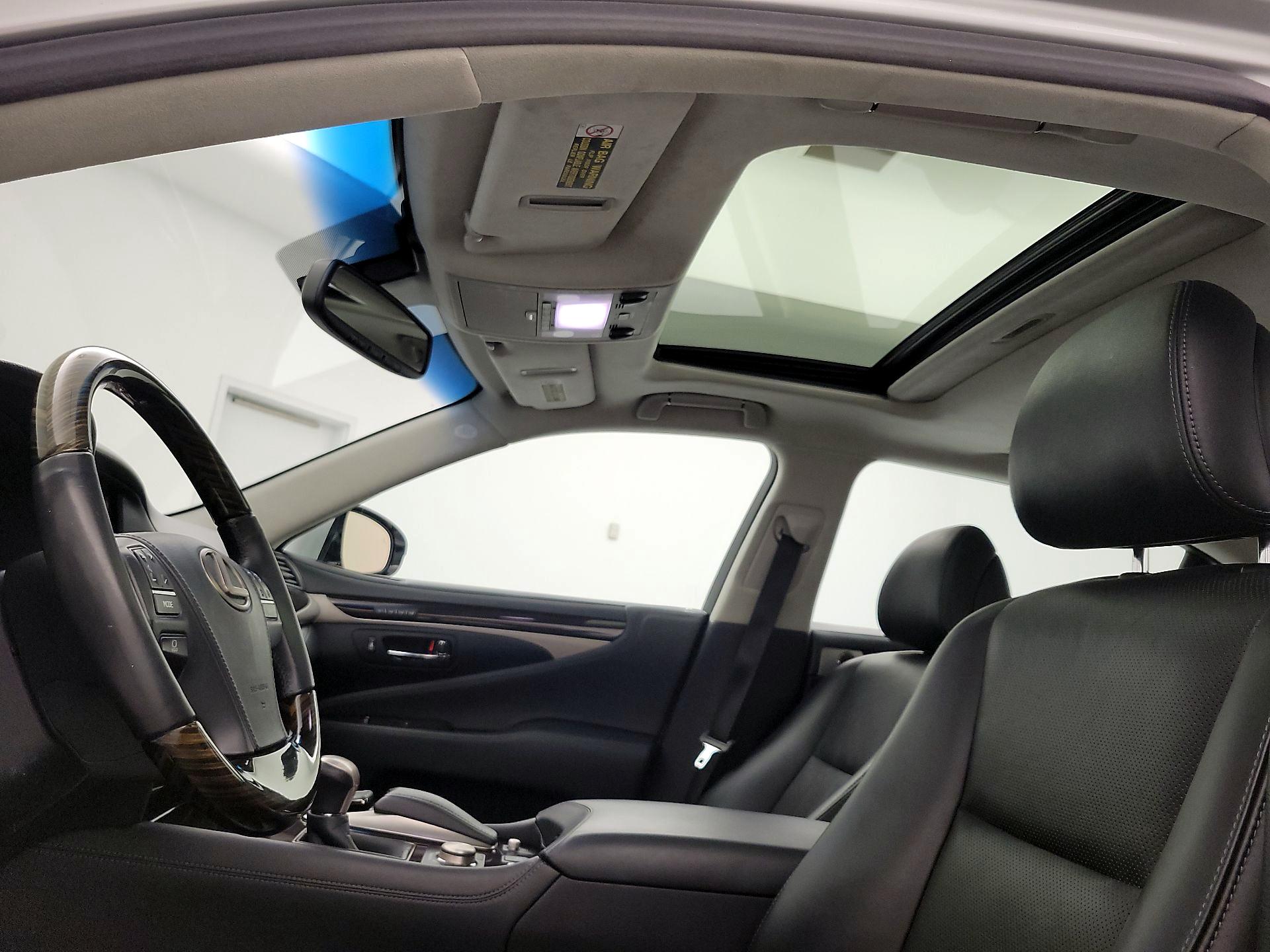 Thumbnail: 2015 Lexus LS - 20