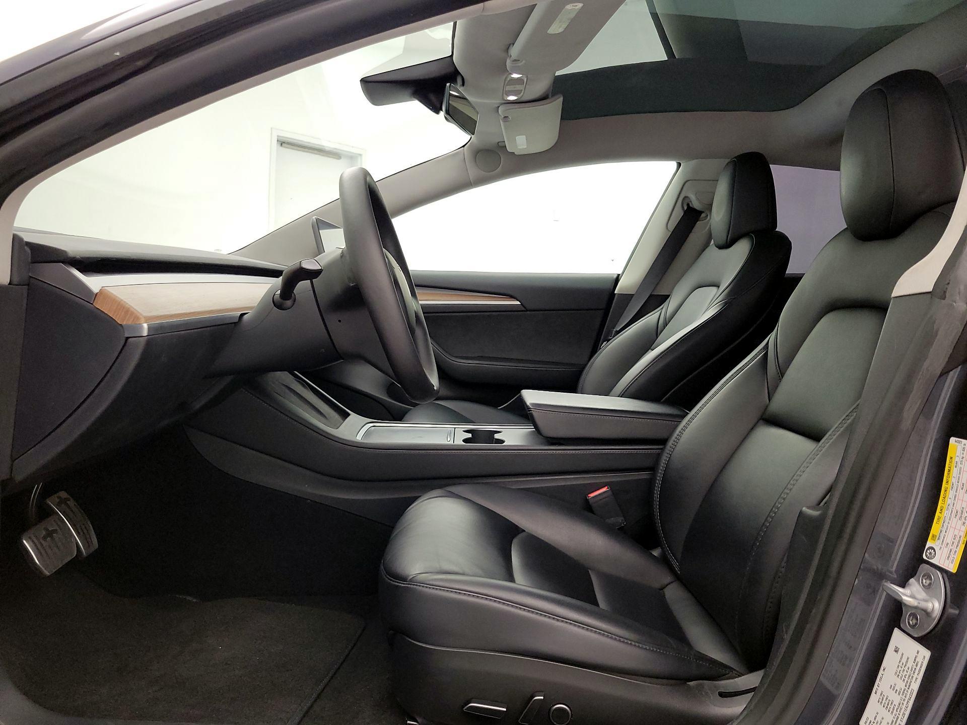 Thumbnail: 2023 Tesla Model 3 - 11