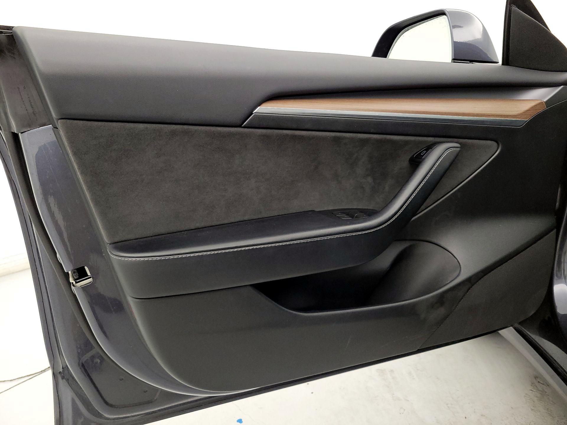 Thumbnail: 2023 Tesla Model 3 - 12