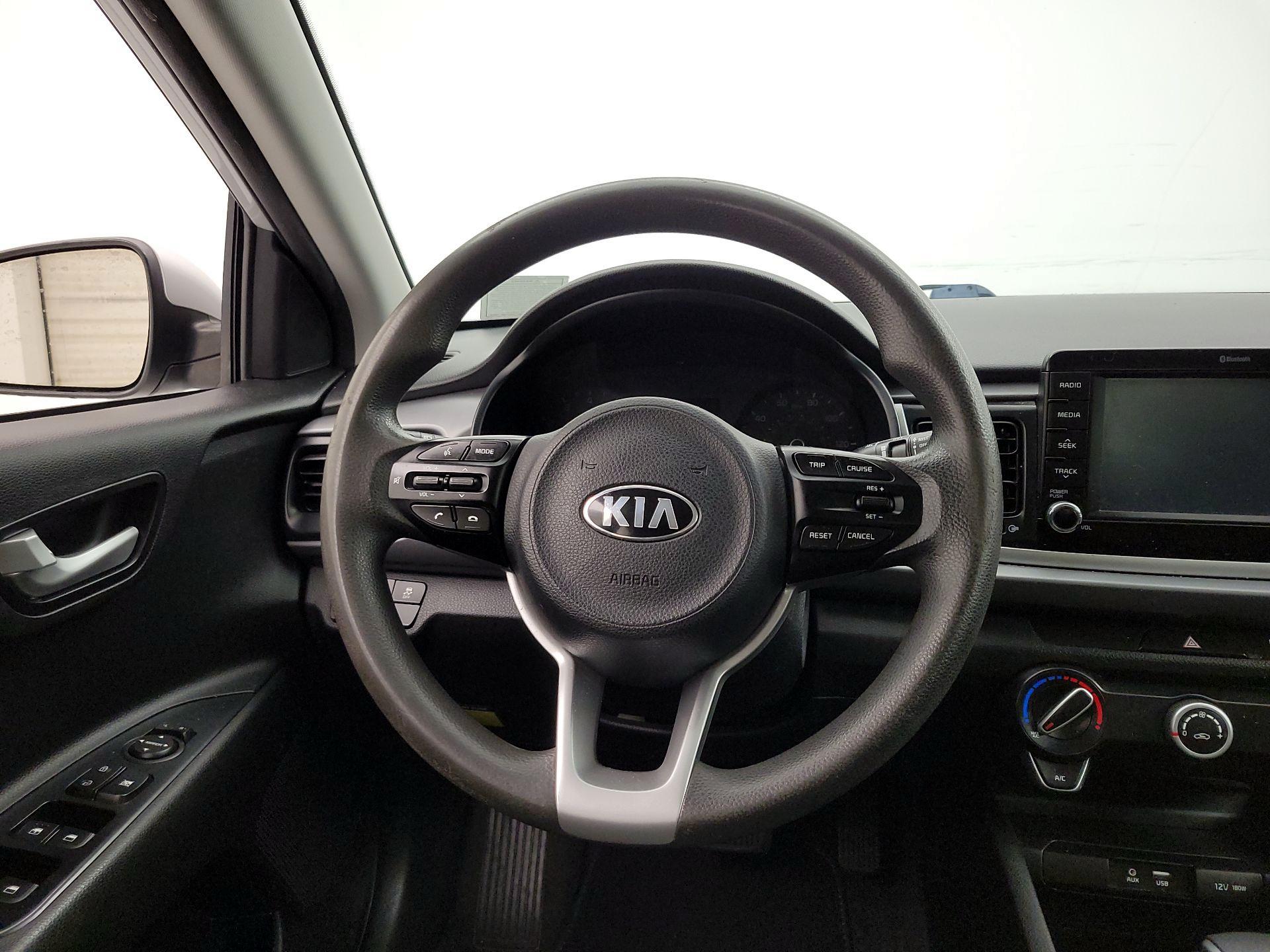 Thumbnail: 2019 Kia Rio - 10