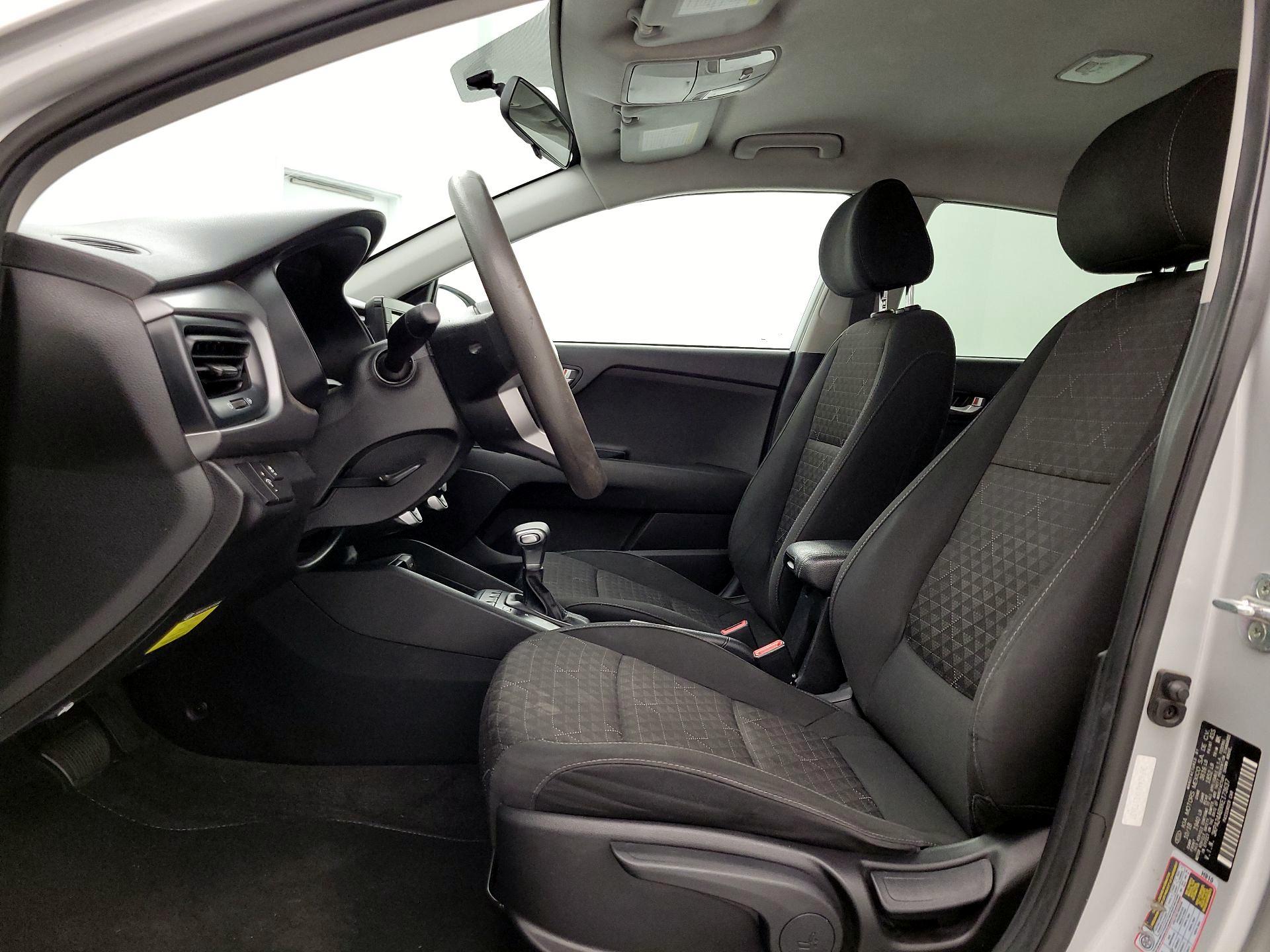 Thumbnail: 2019 Kia Rio - 11