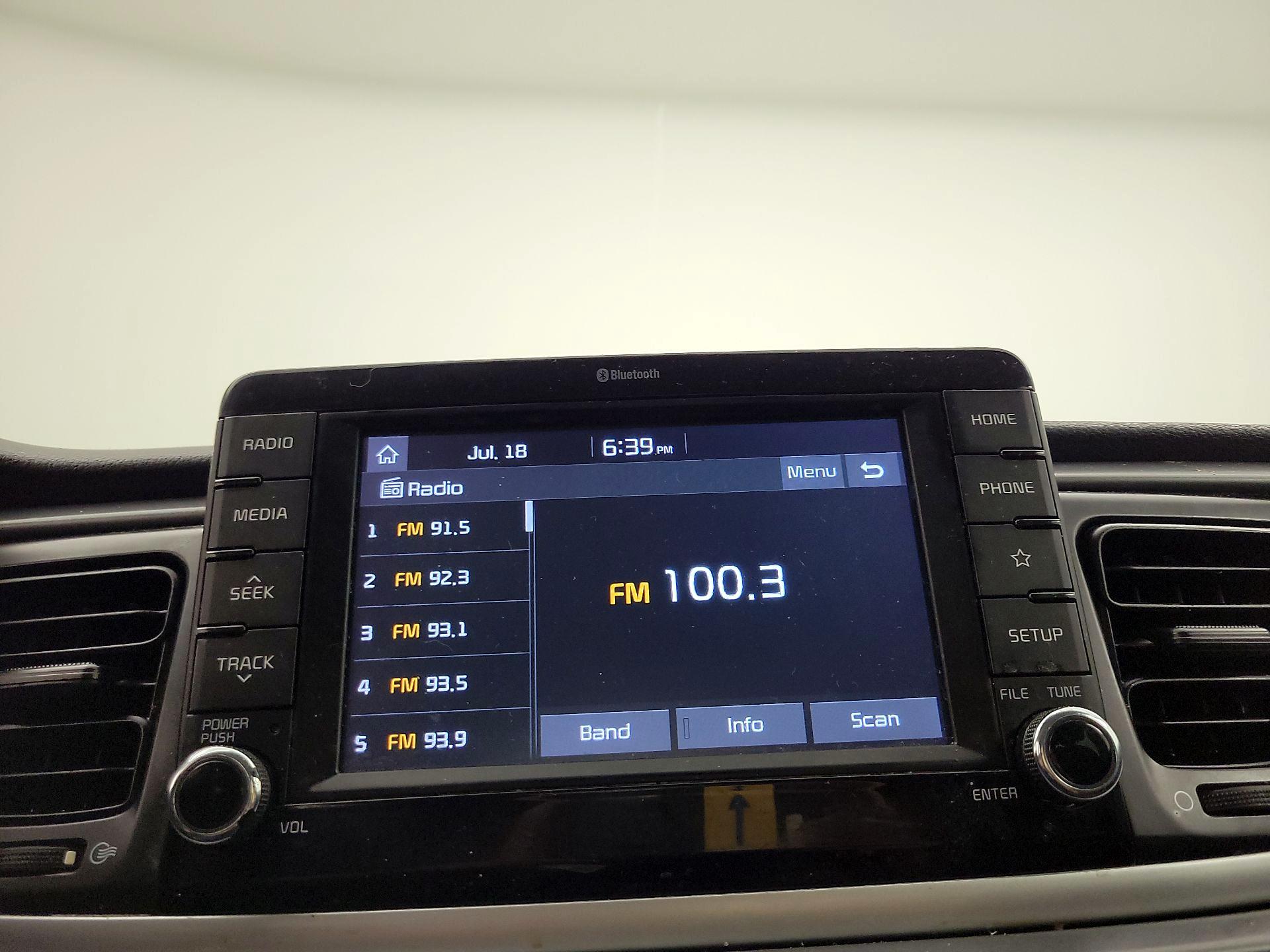 Thumbnail: 2019 Kia Rio - 15