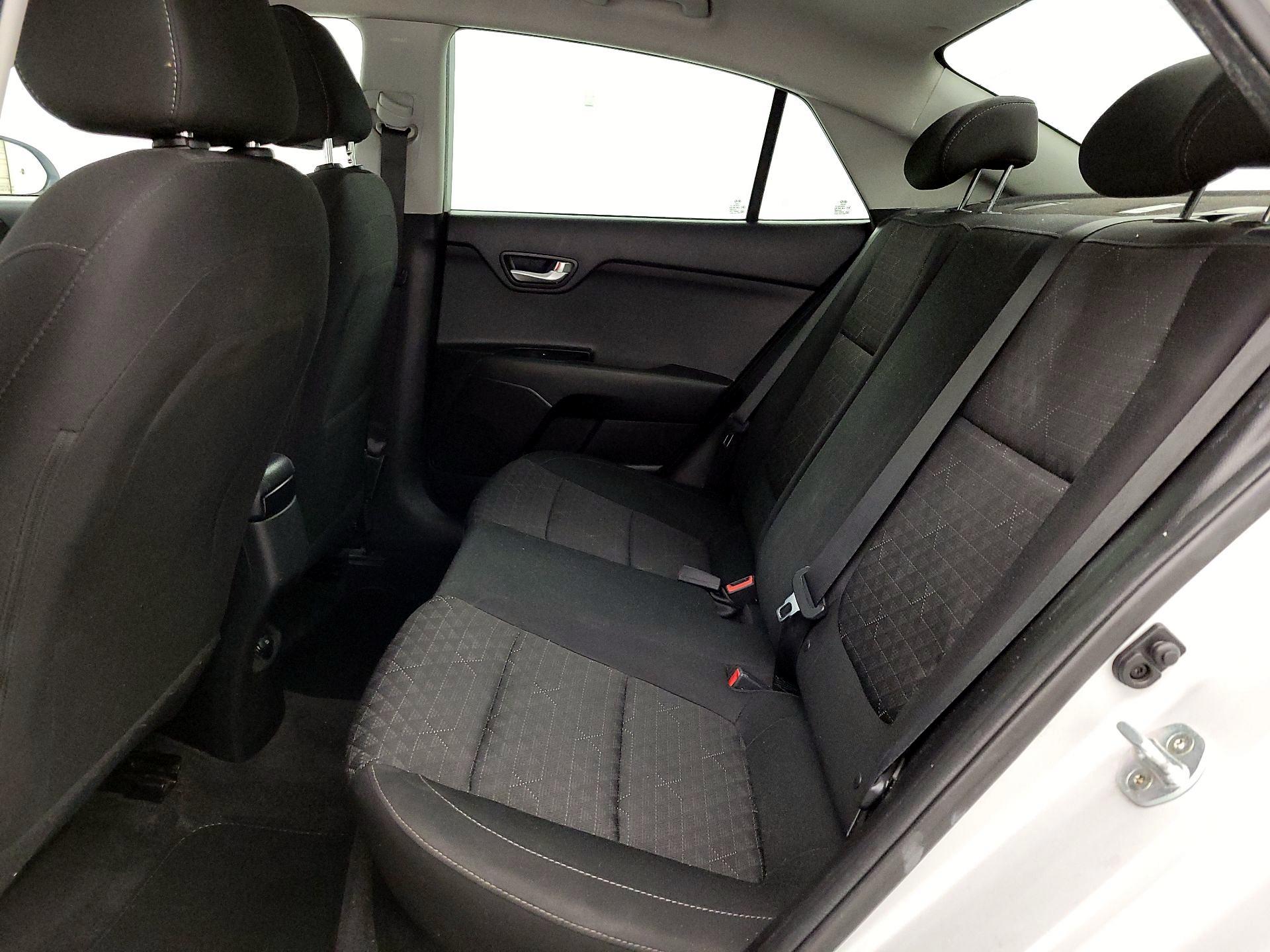 Thumbnail: 2019 Kia Rio - 19