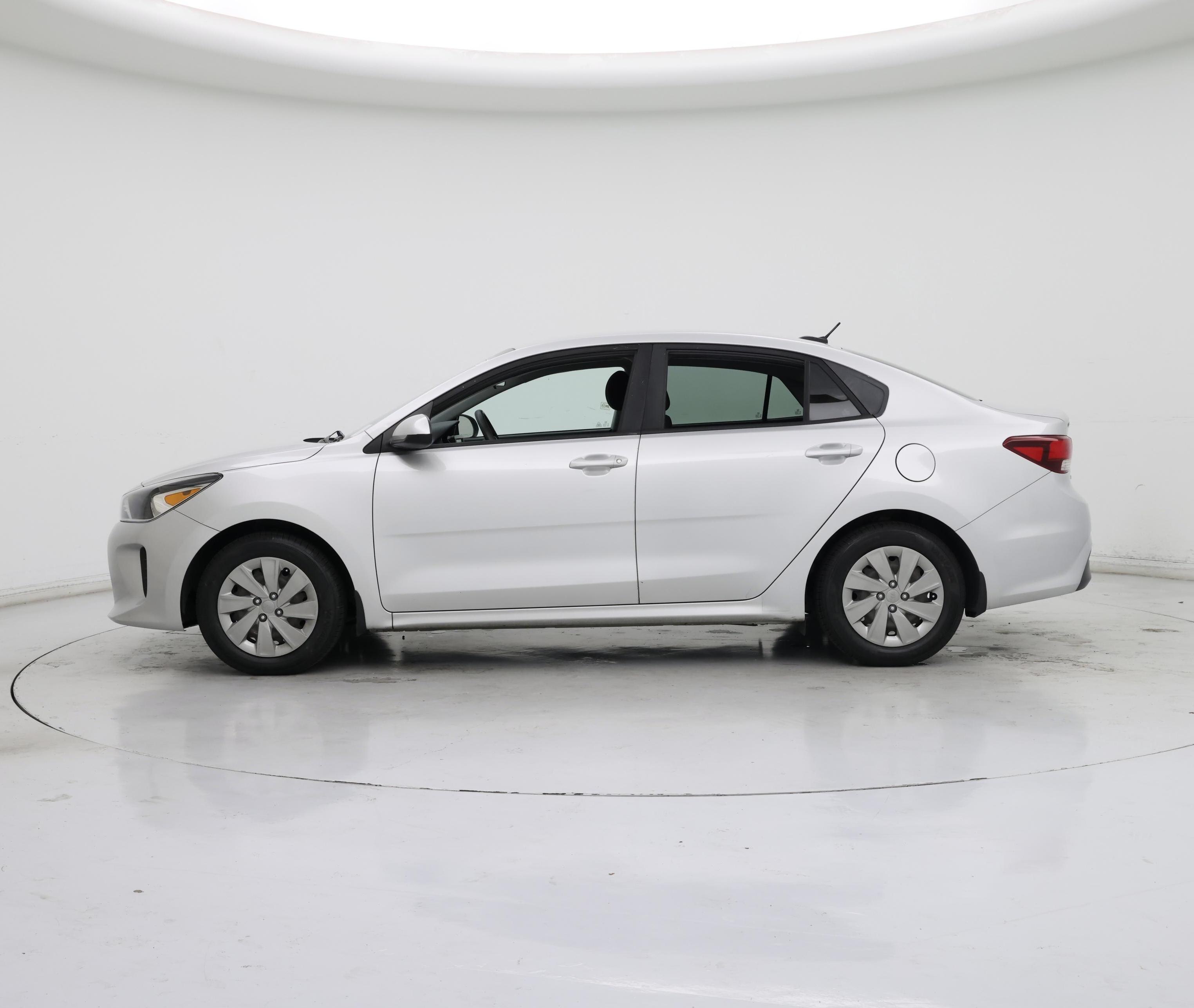 Thumbnail: 2019 Kia Rio - 3