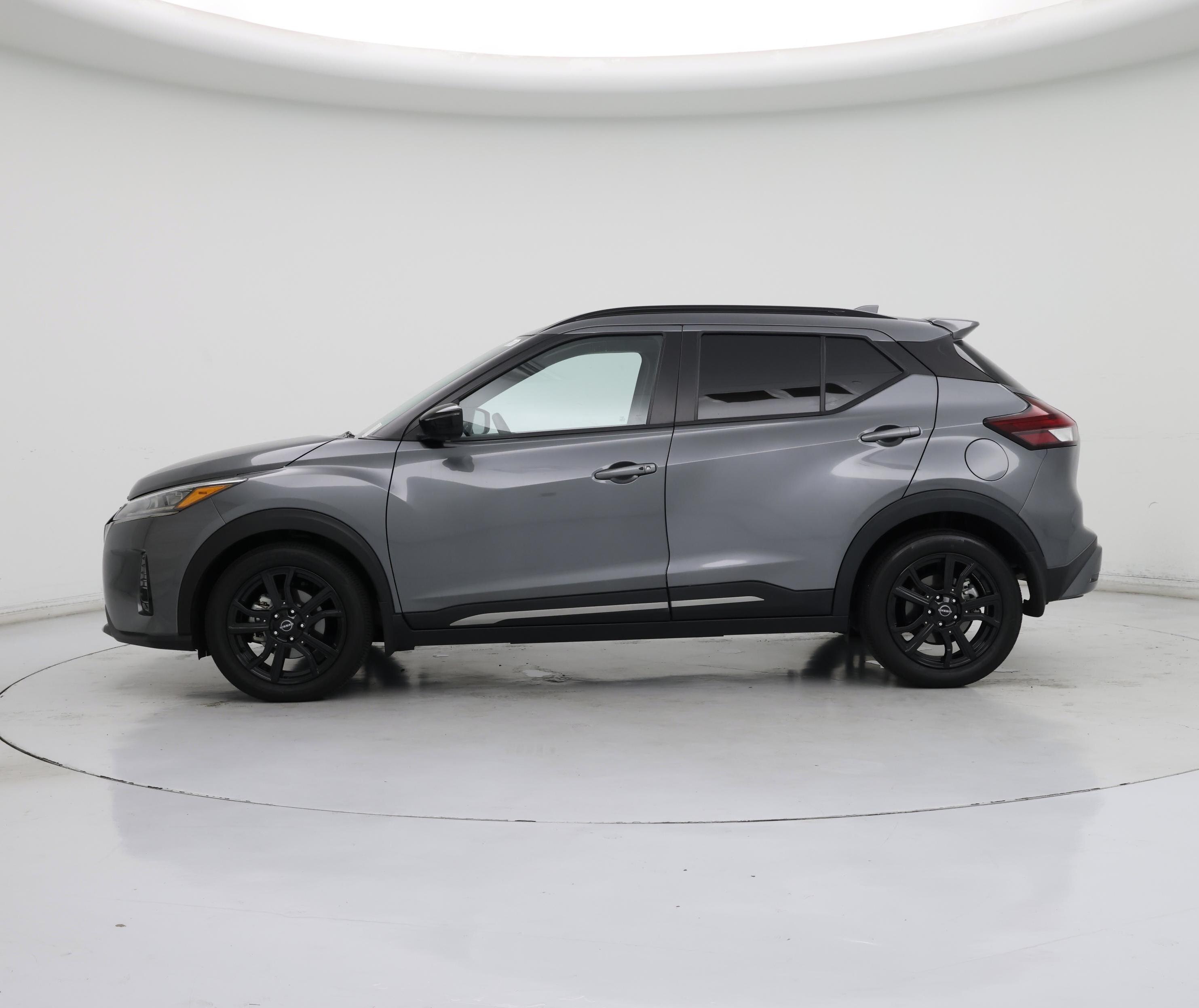 Thumbnail: 2023 Nissan Kicks - 3