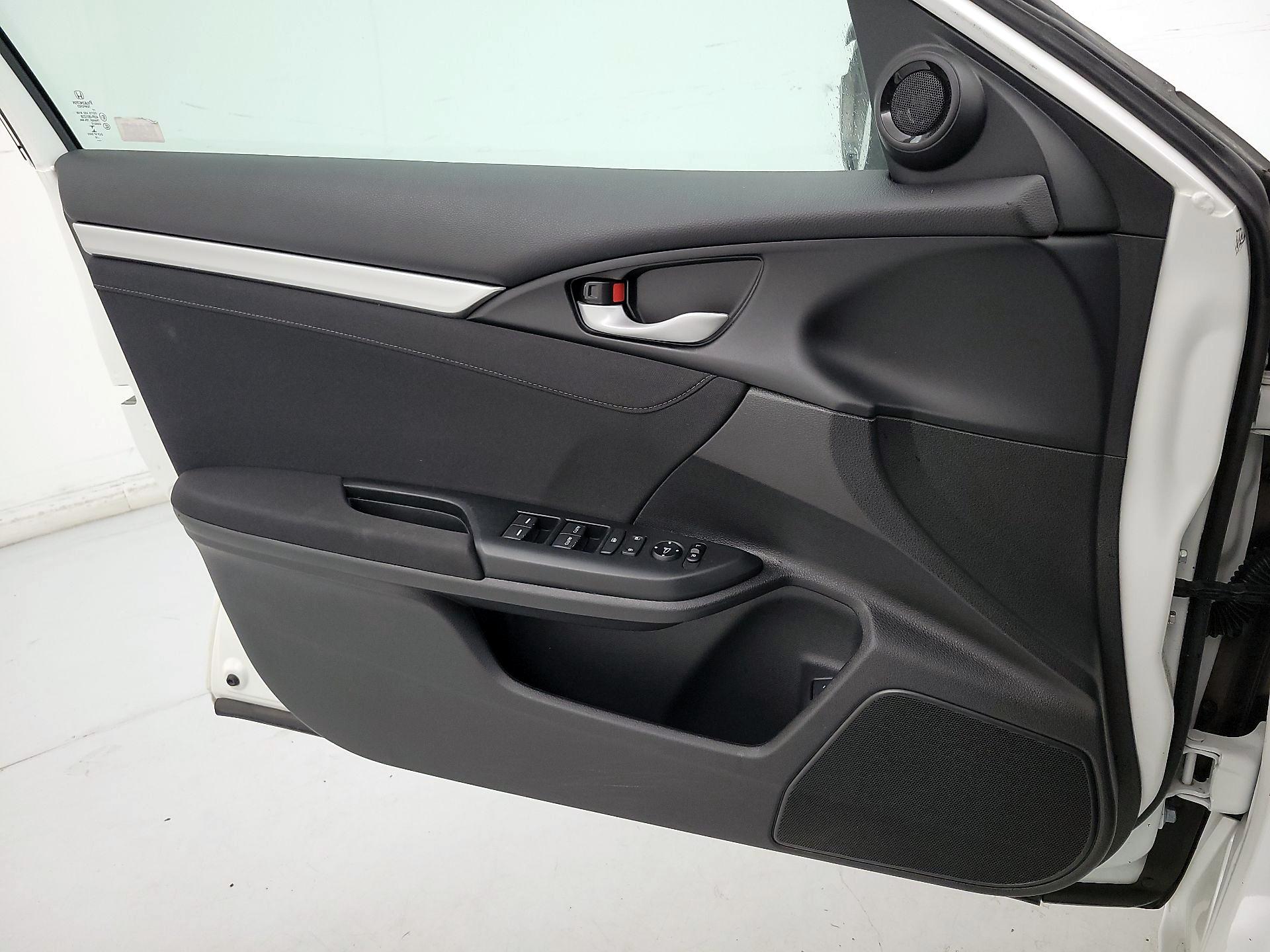 Thumbnail: 2016 Honda Civic - 12