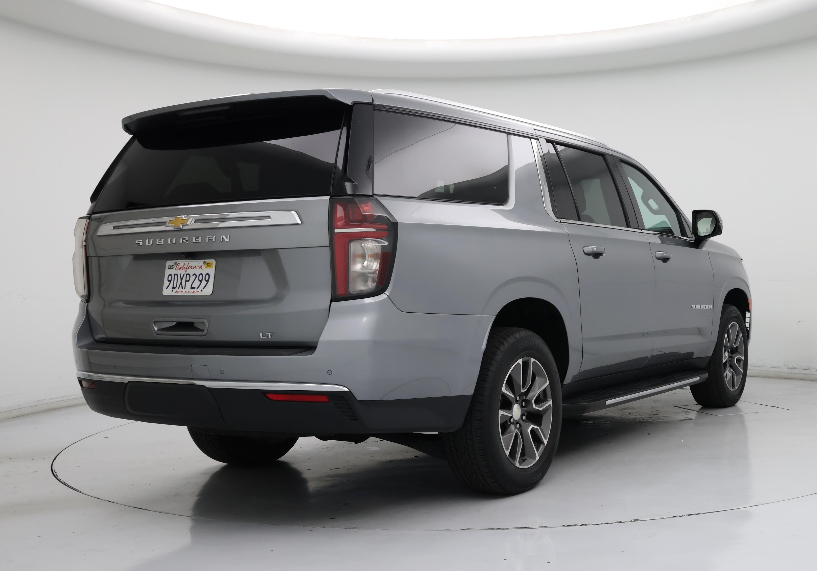 Thumbnail: 2023 Chevrolet Suburban - 8