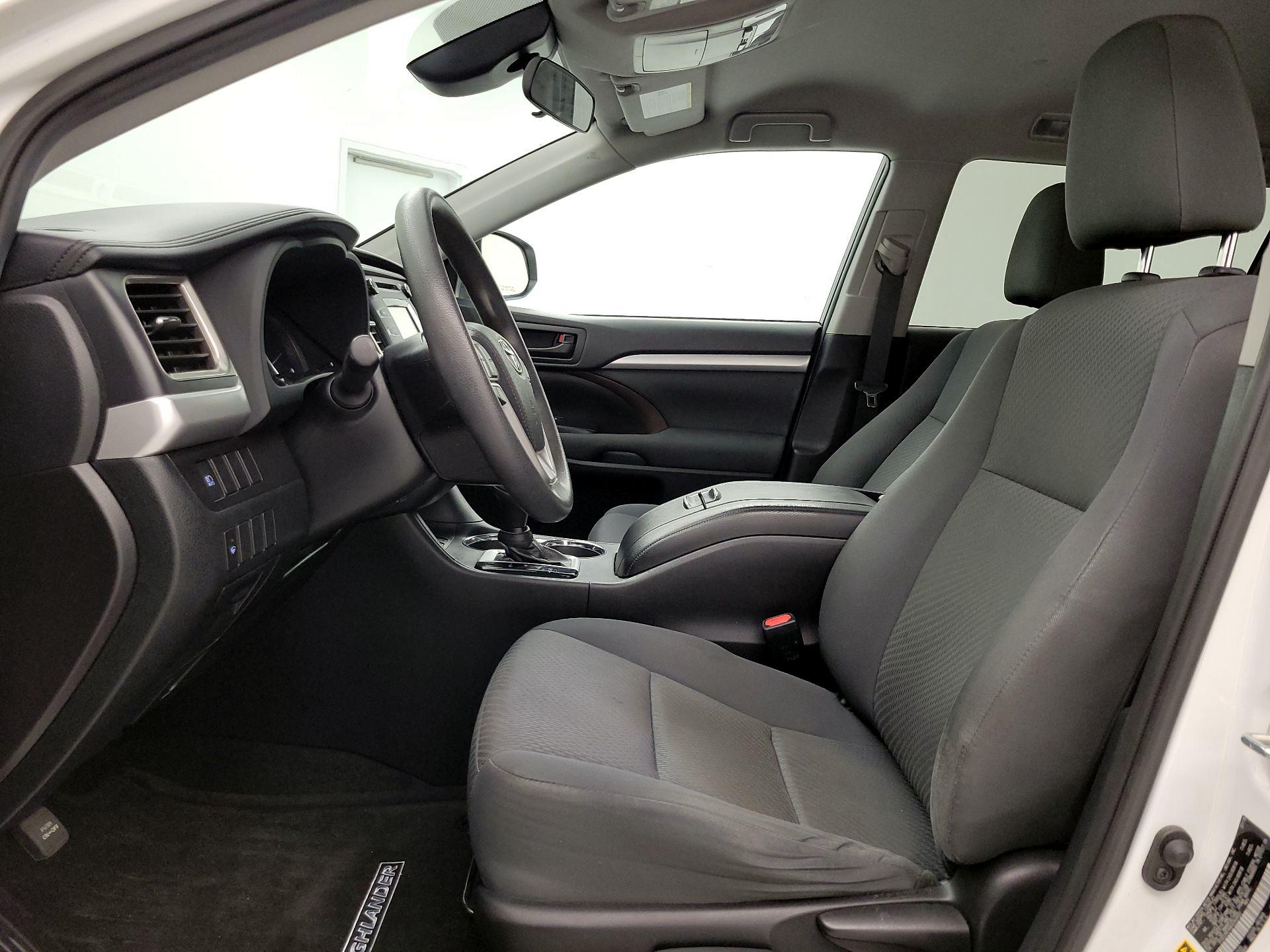 Thumbnail: 2019 Toyota Highlander - 11