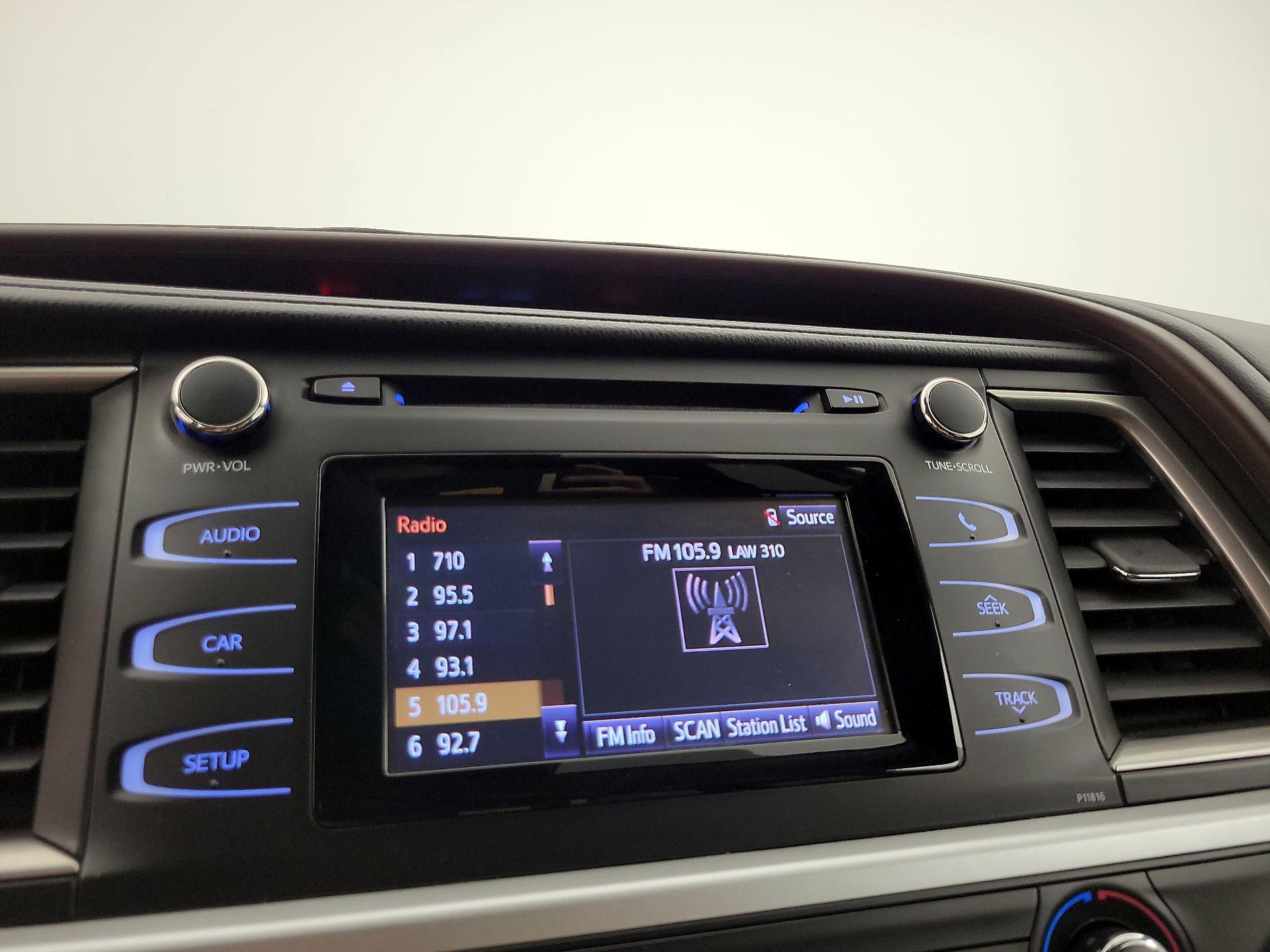Thumbnail: 2019 Toyota Highlander - 15
