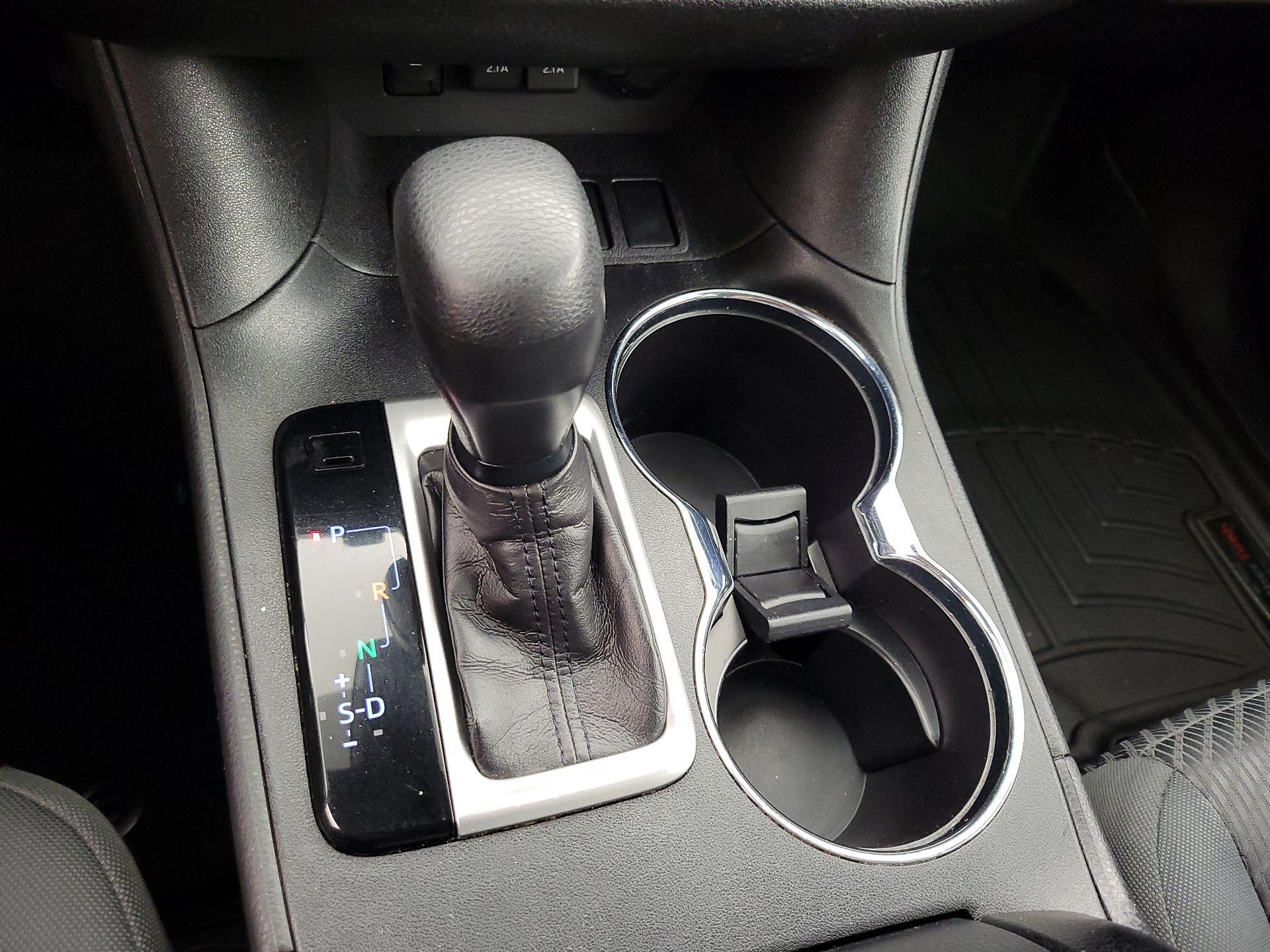Thumbnail: 2019 Toyota Highlander - 17
