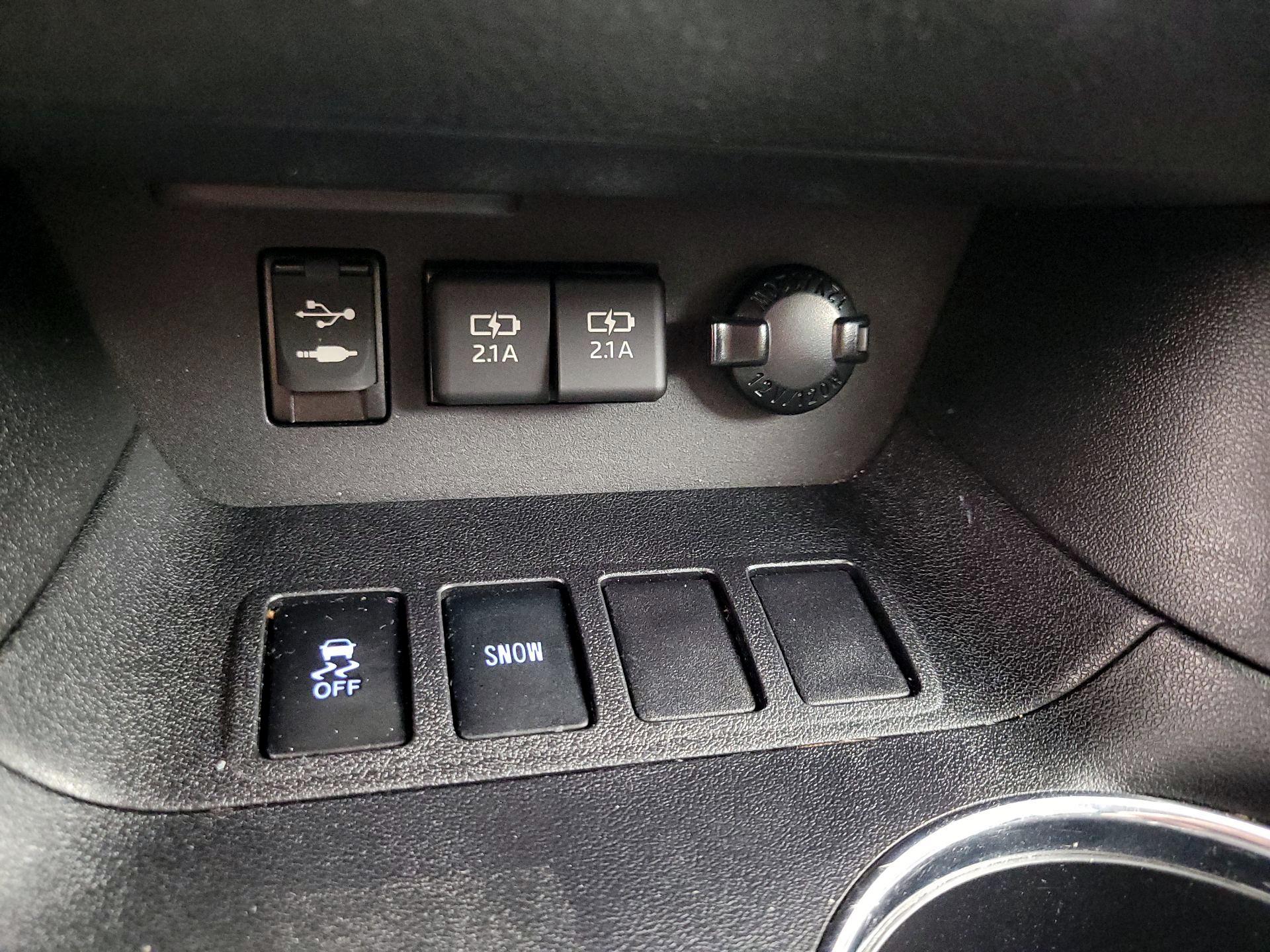 Thumbnail: 2019 Toyota Highlander - 18