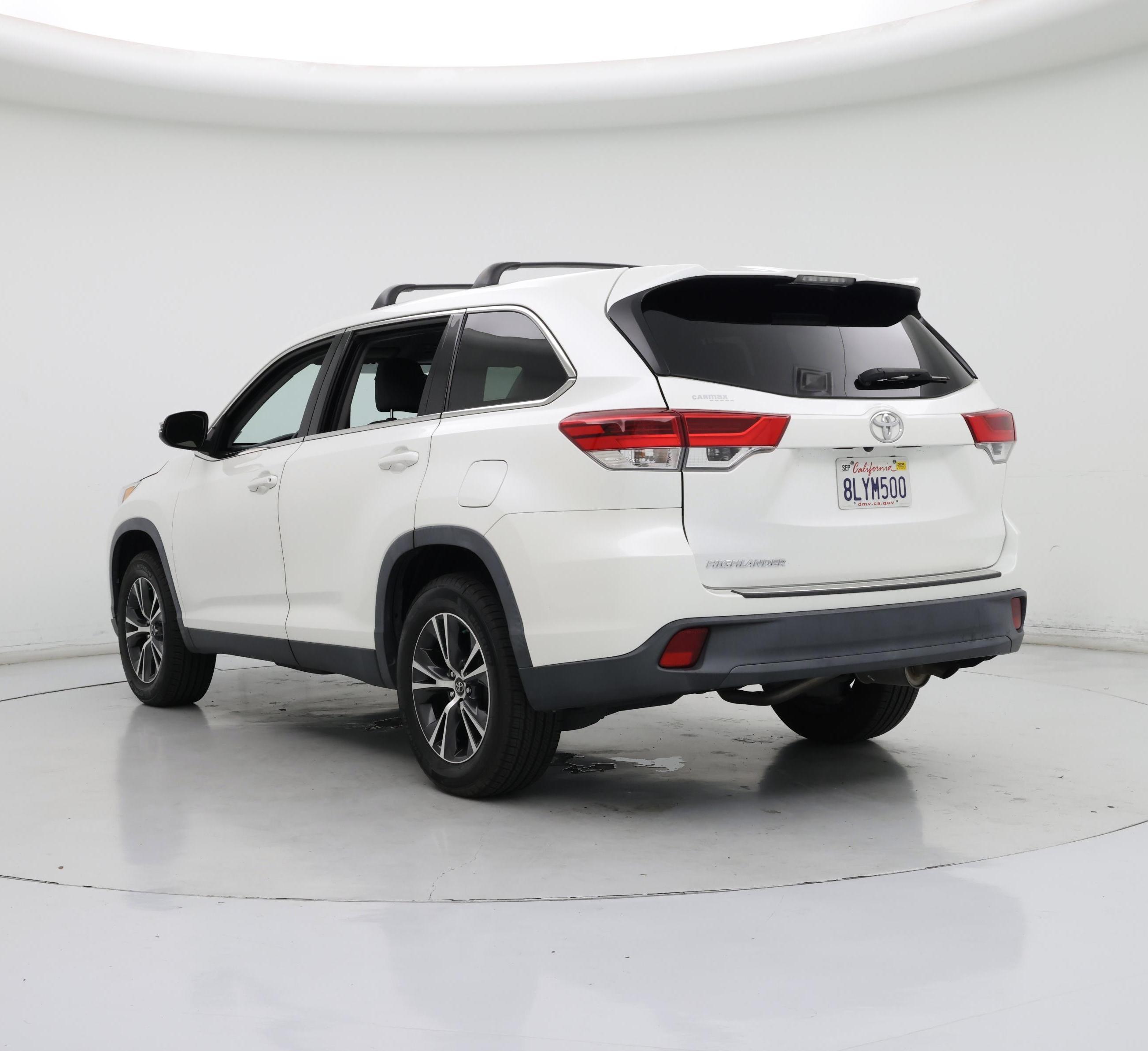 Thumbnail: 2019 Toyota Highlander - 2