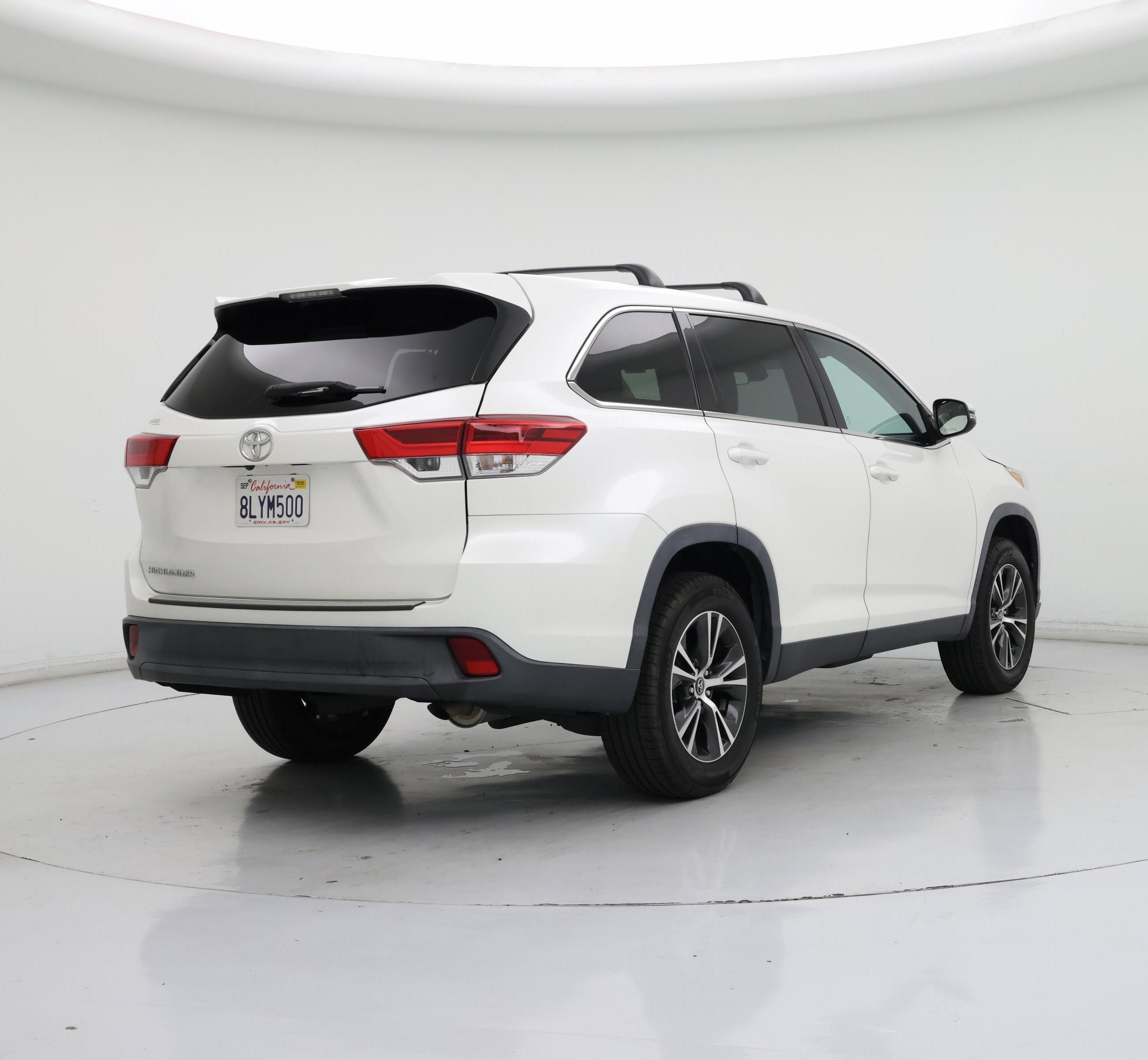 Thumbnail: 2019 Toyota Highlander - 8