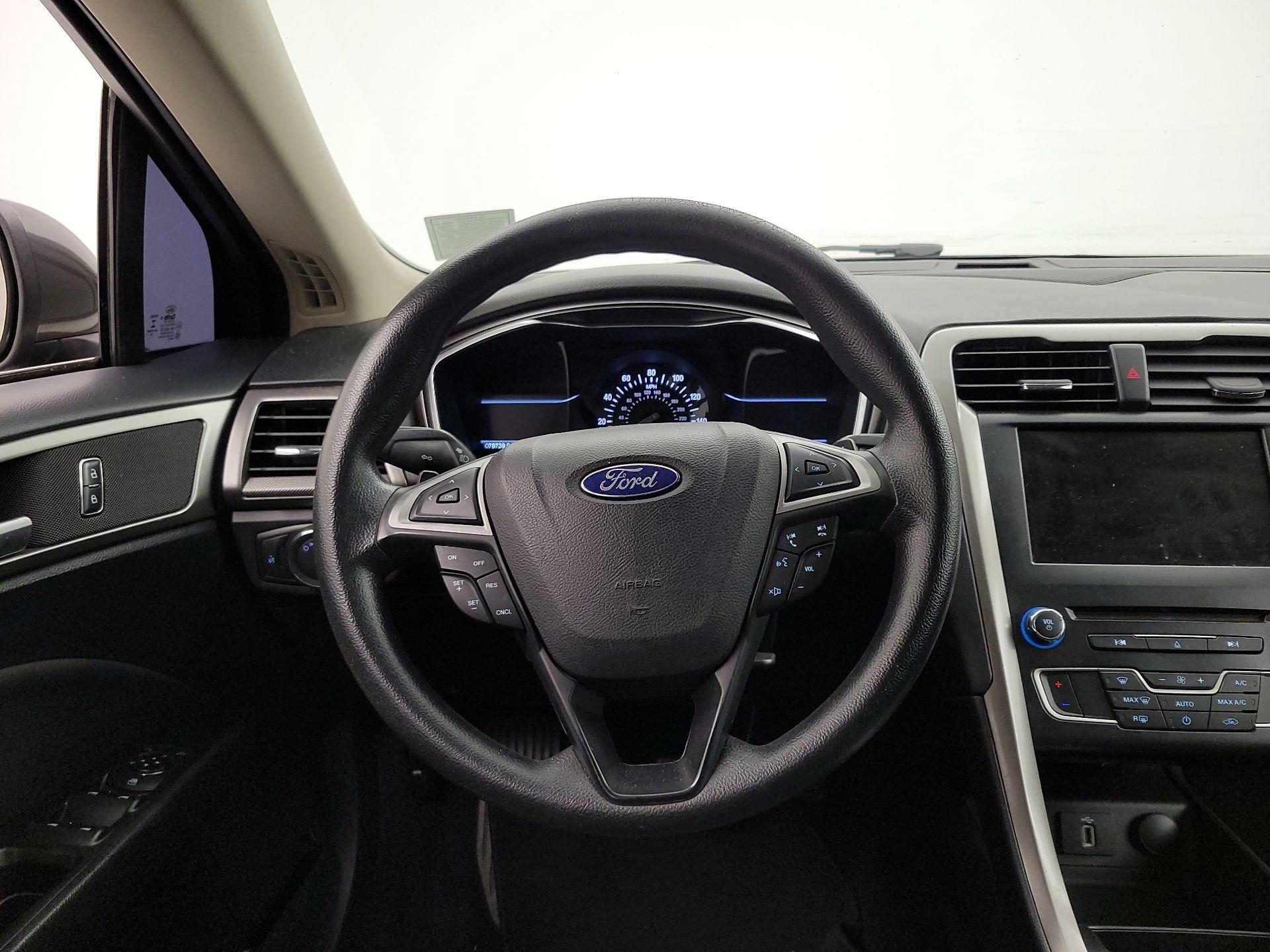Thumbnail: 2017 Ford Fusion - 10