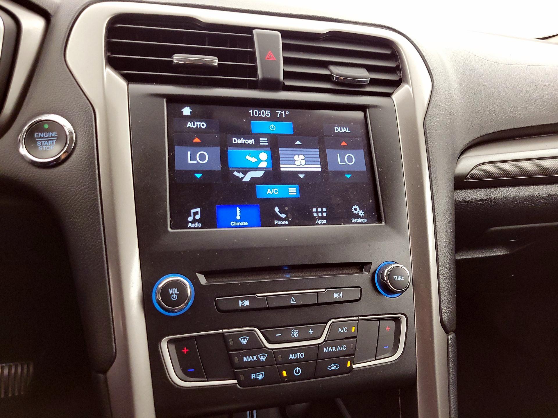 Thumbnail: 2017 Ford Fusion - 16