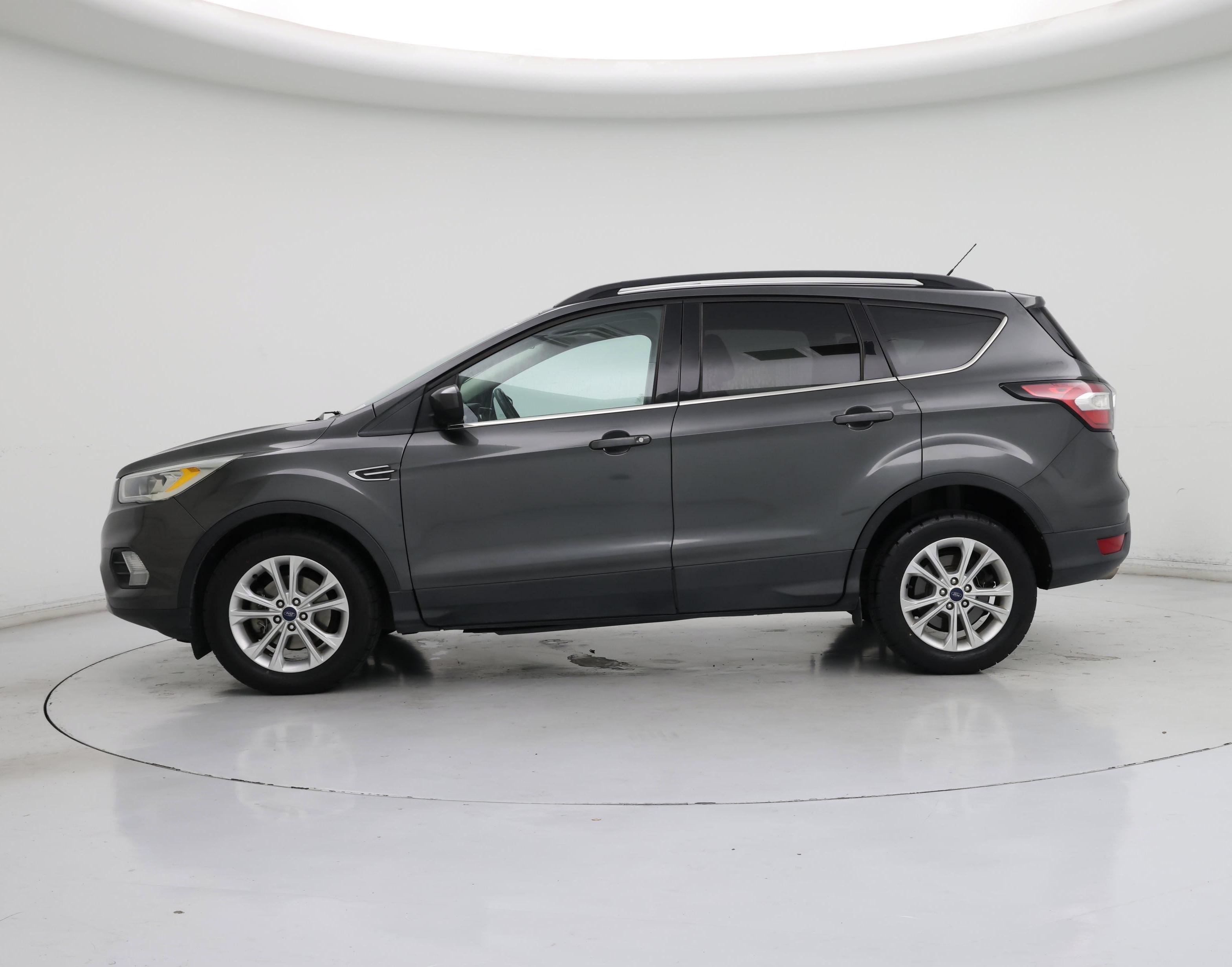Thumbnail: 2017 Ford Escape - 3