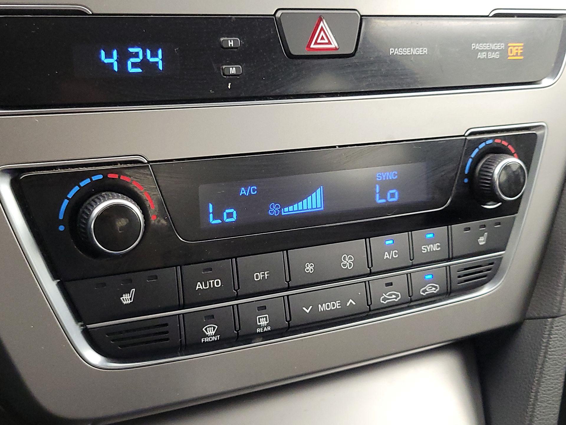 Thumbnail: 2015 Hyundai Sonata - 16
