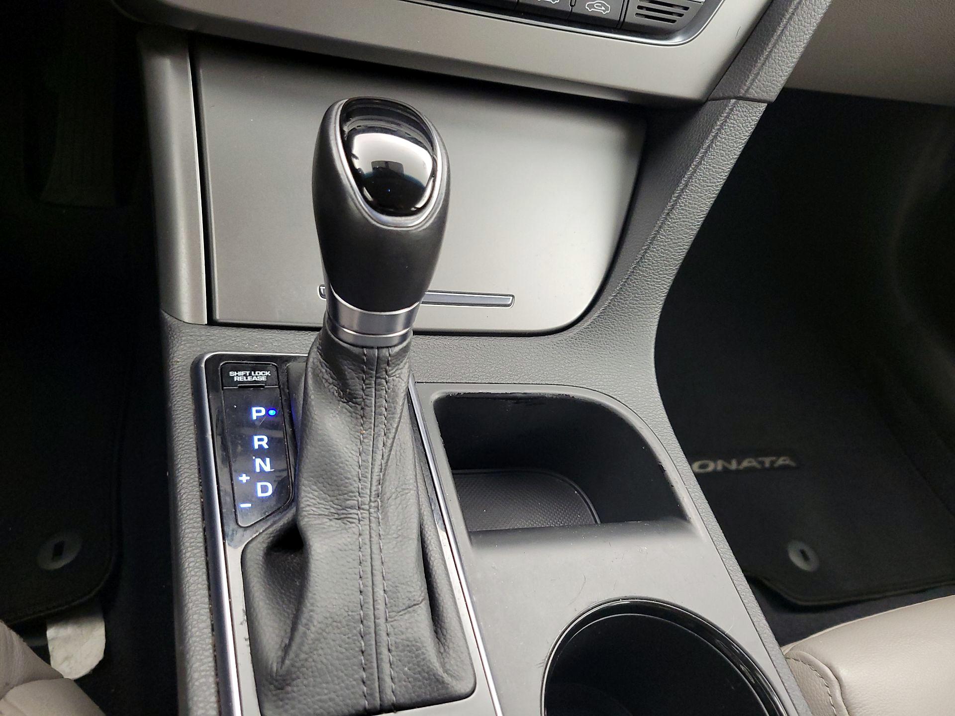 Thumbnail: 2015 Hyundai Sonata - 17