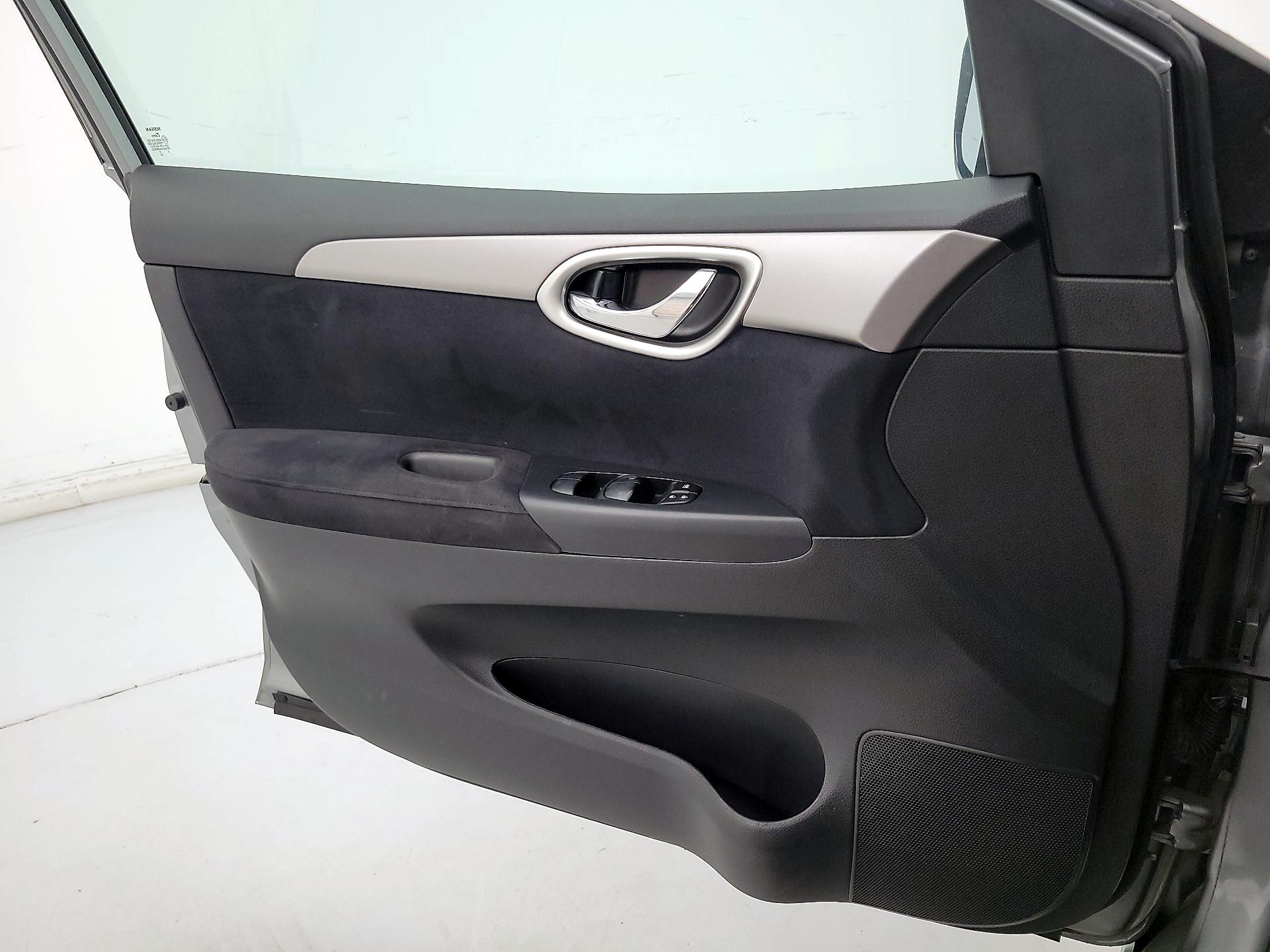 Thumbnail: 2013 Nissan Sentra - 12