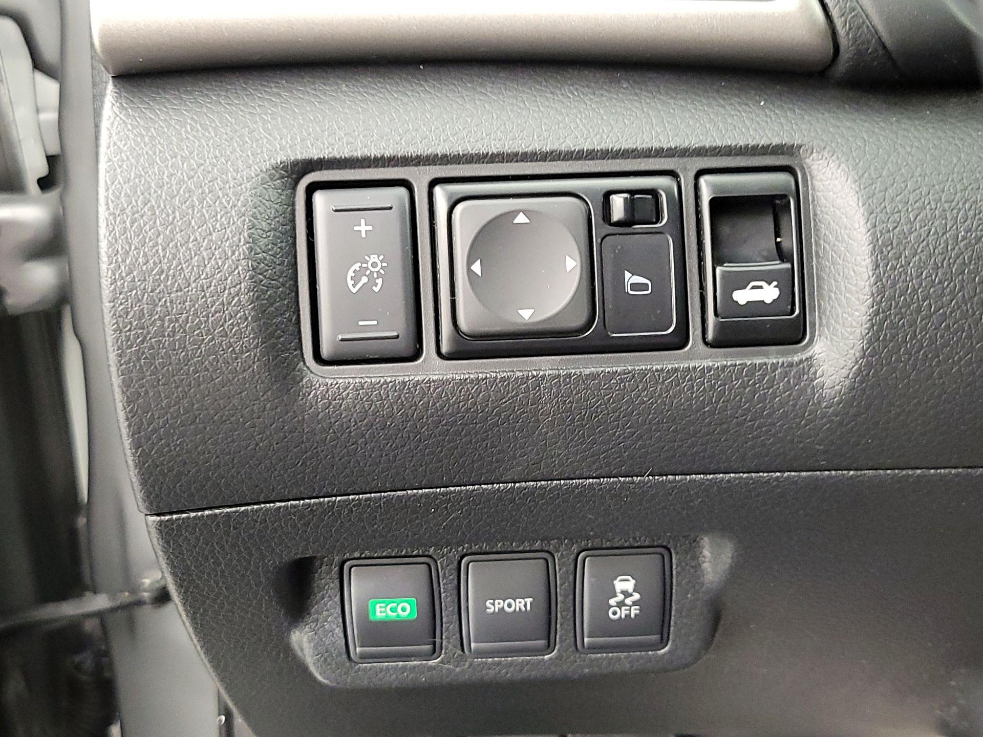 Thumbnail: 2013 Nissan Sentra - 14