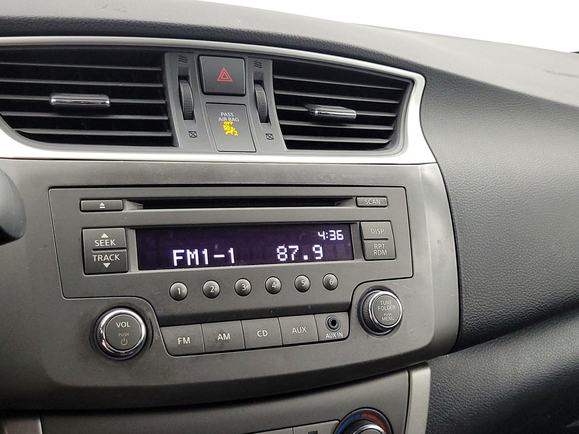 Thumbnail: 2013 Nissan Sentra - 15