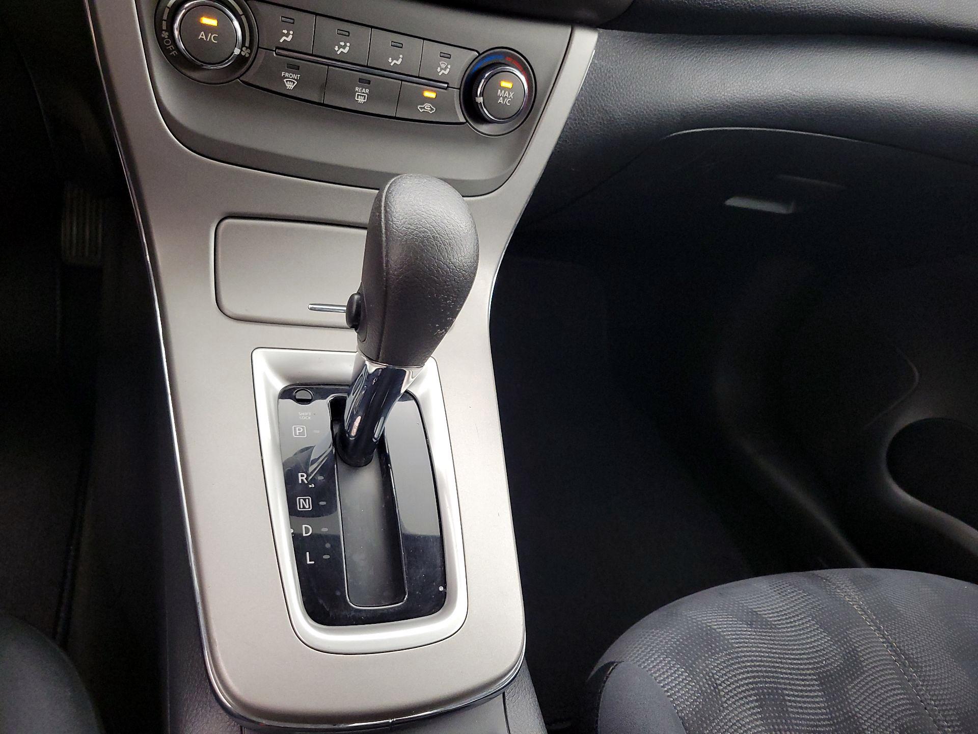 Thumbnail: 2013 Nissan Sentra - 17