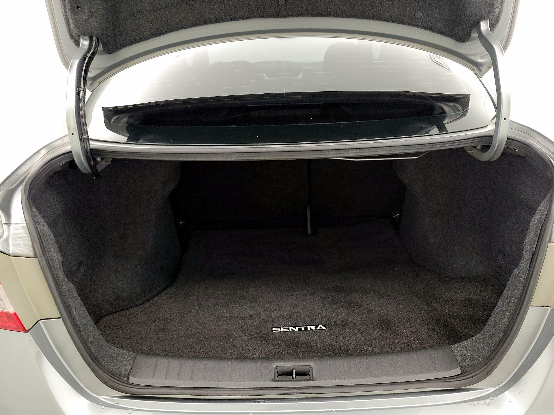 Thumbnail: 2013 Nissan Sentra - 19