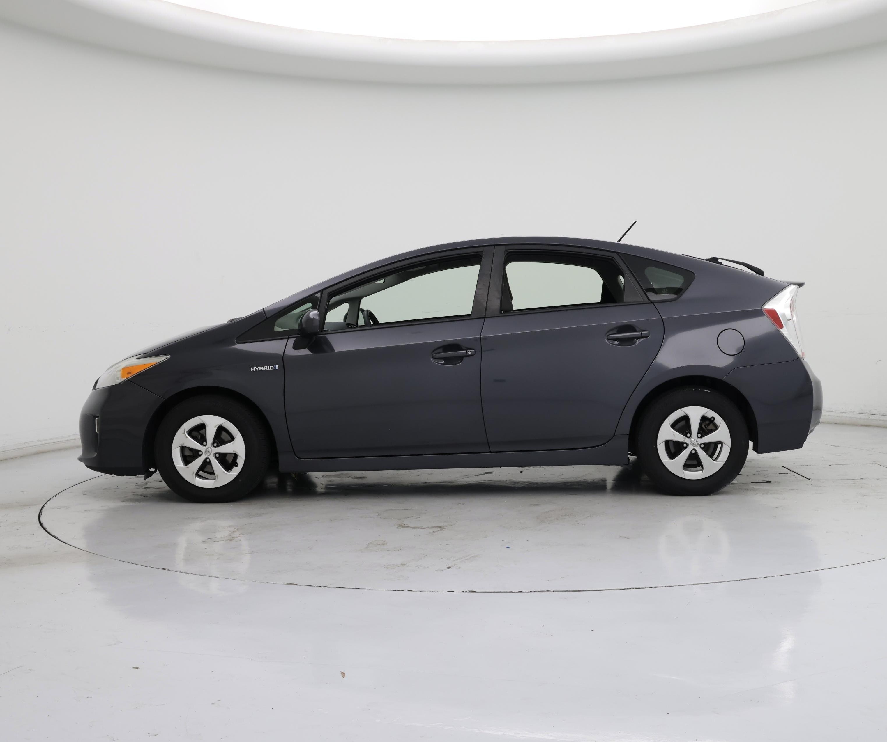 Thumbnail: 2015 Toyota Prius - 3