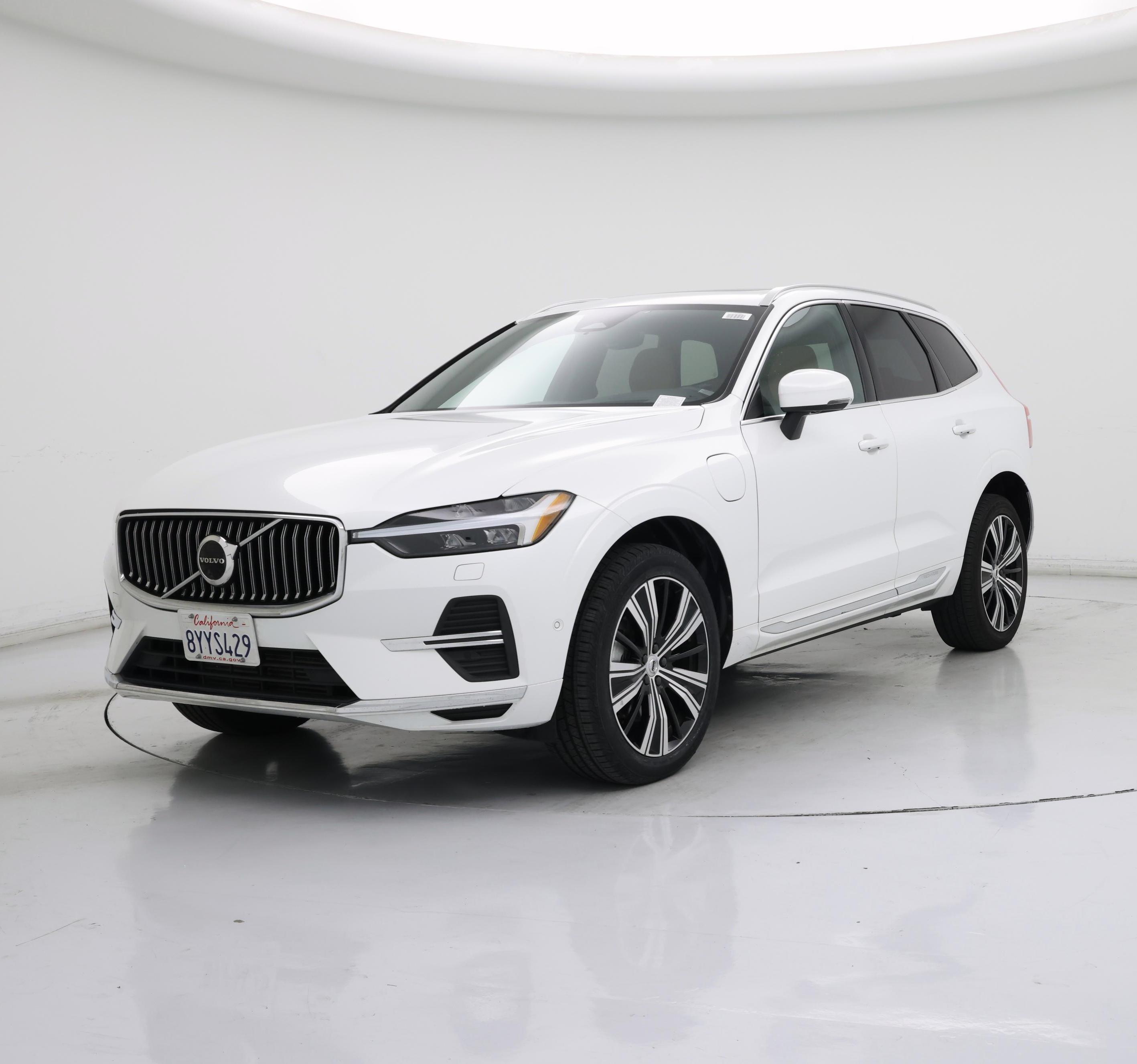 Thumbnail: 2022 Volvo XC60 - 4