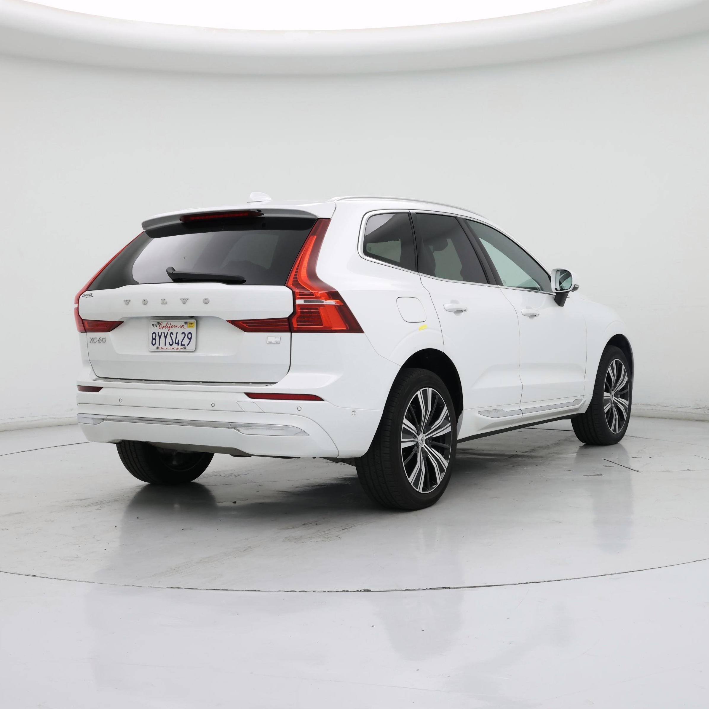 Thumbnail: 2022 Volvo XC60 - 8