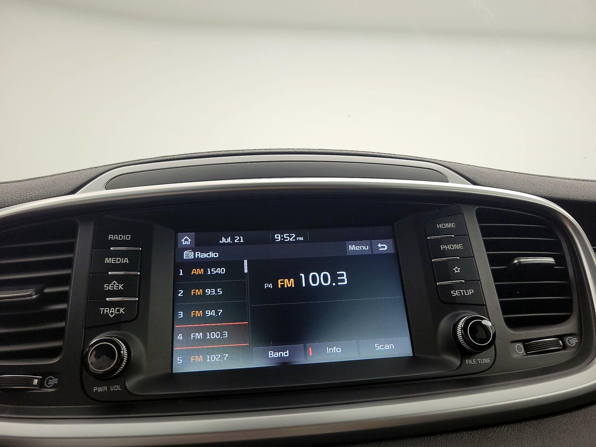 Thumbnail: 2020 Kia Sorento - 15