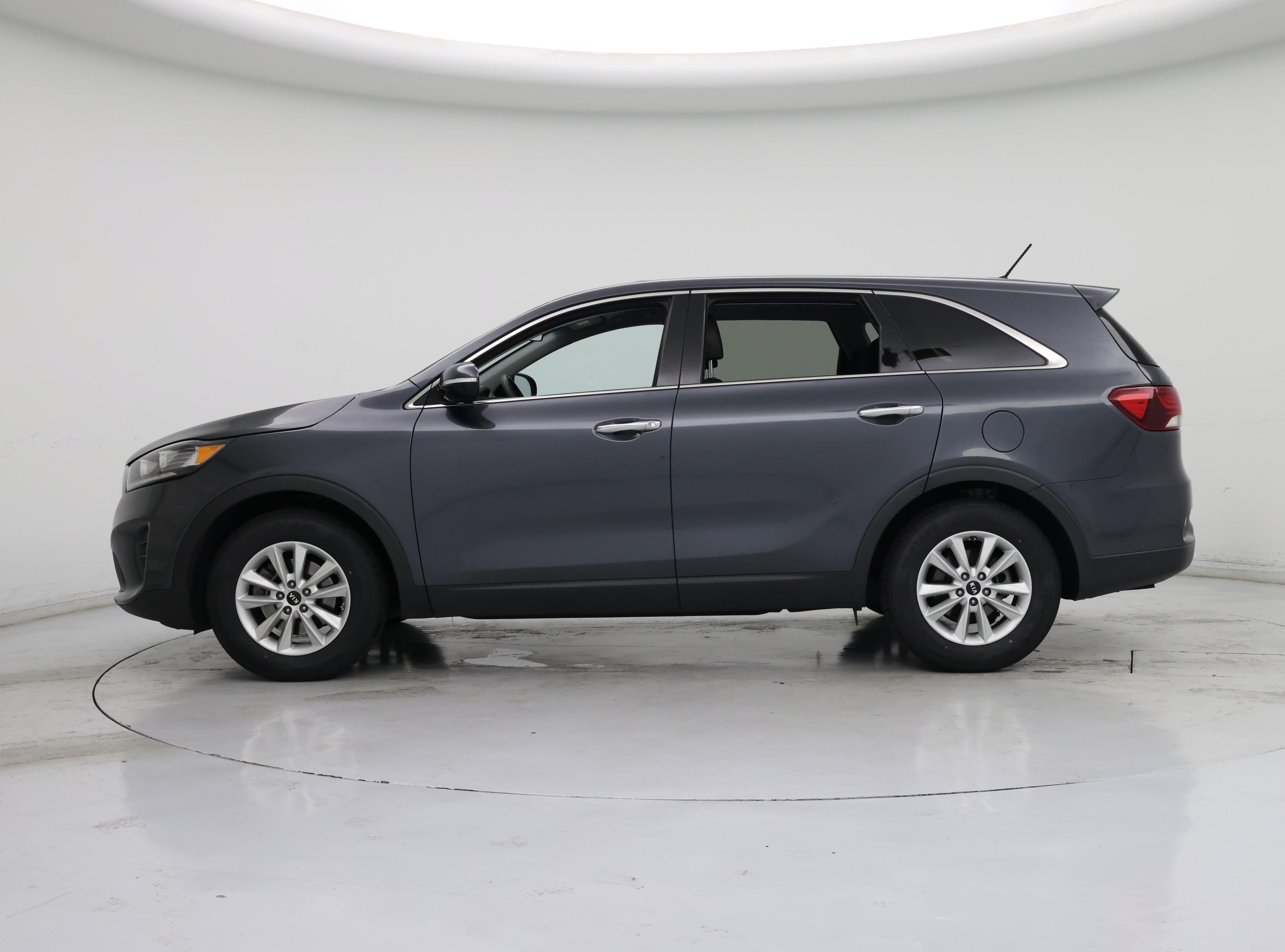Thumbnail: 2020 Kia Sorento - 3