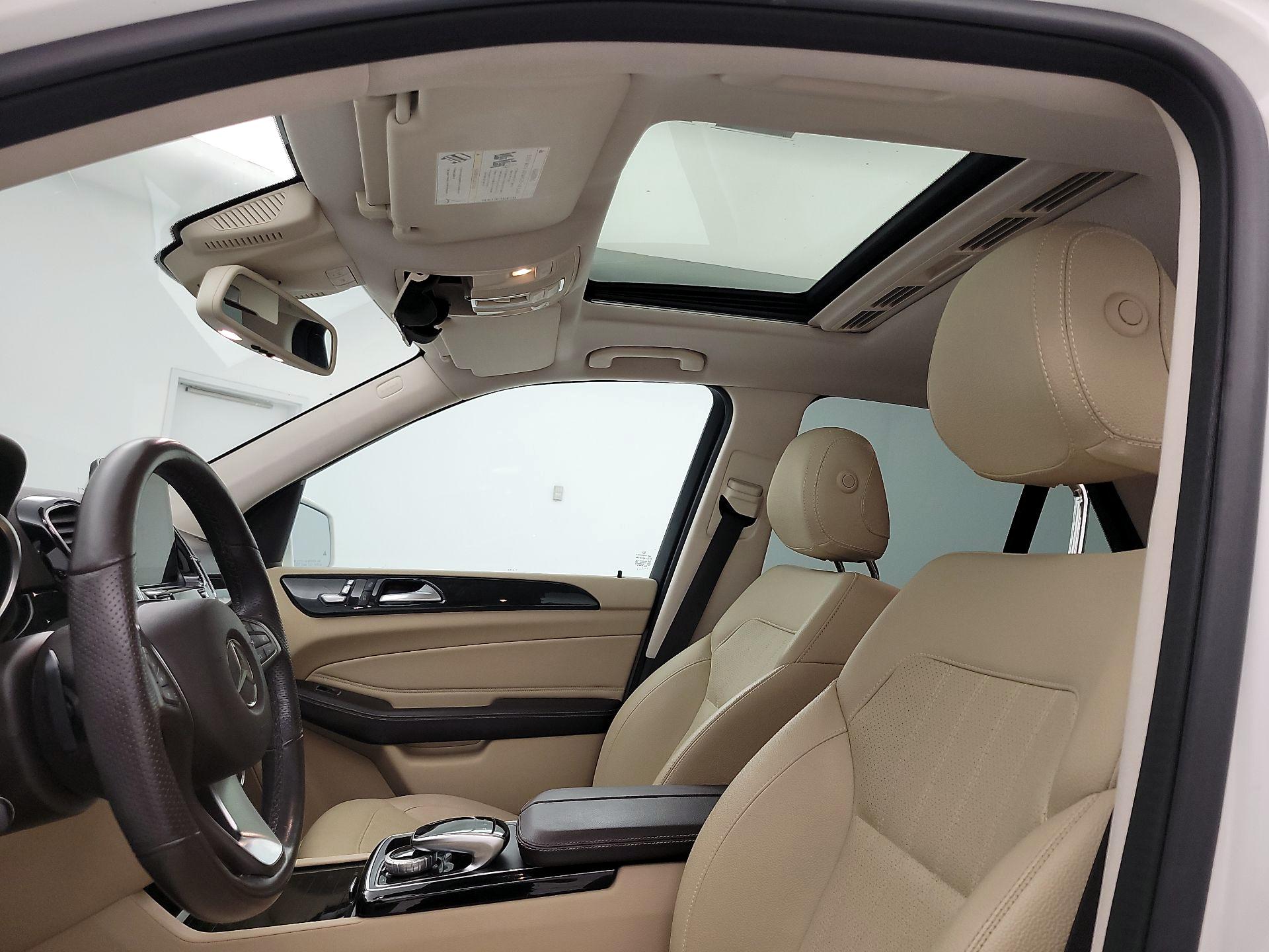 Thumbnail: 2016 Mercedes-Benz GLE - 20