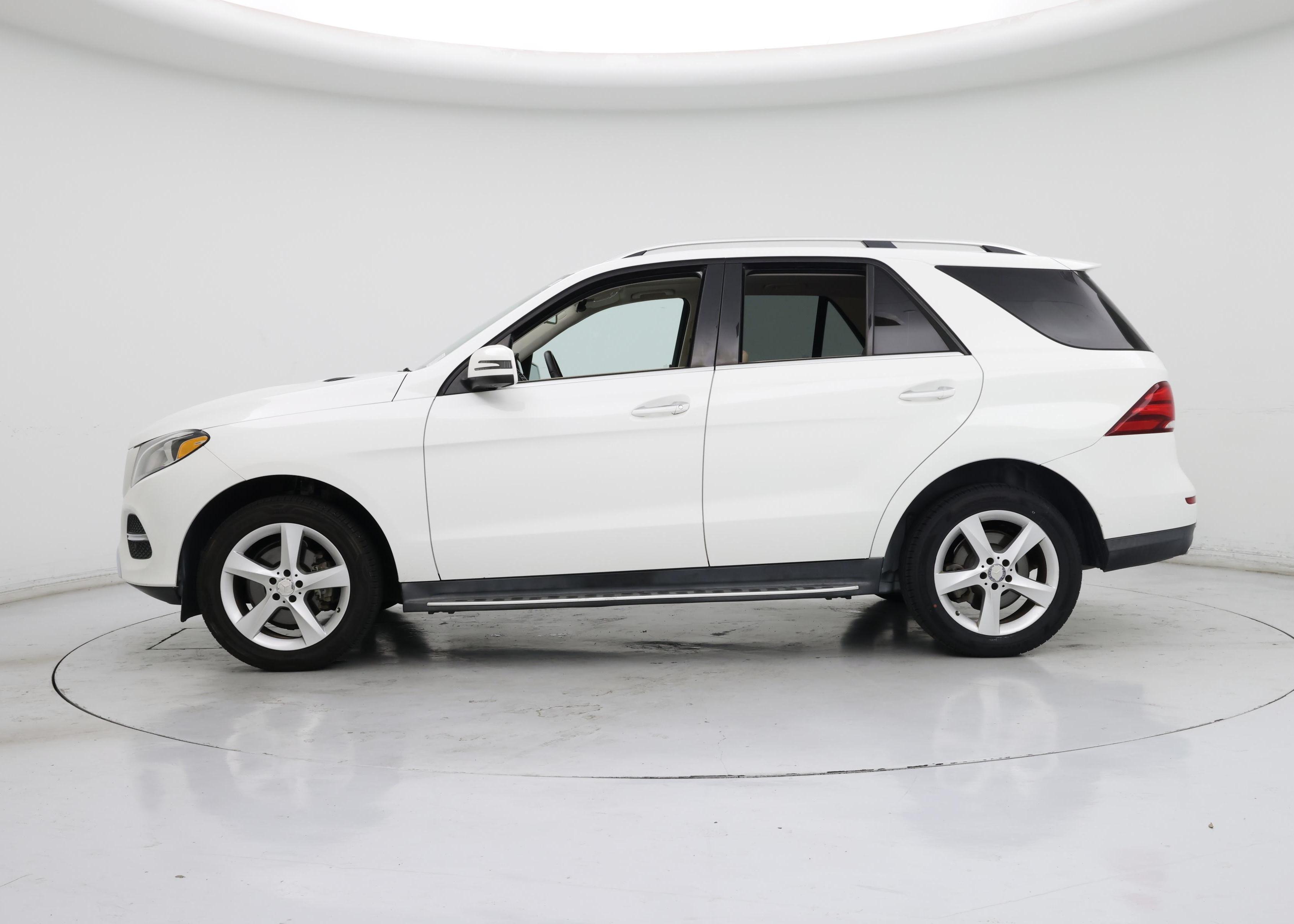 Thumbnail: 2016 Mercedes-Benz GLE - 3
