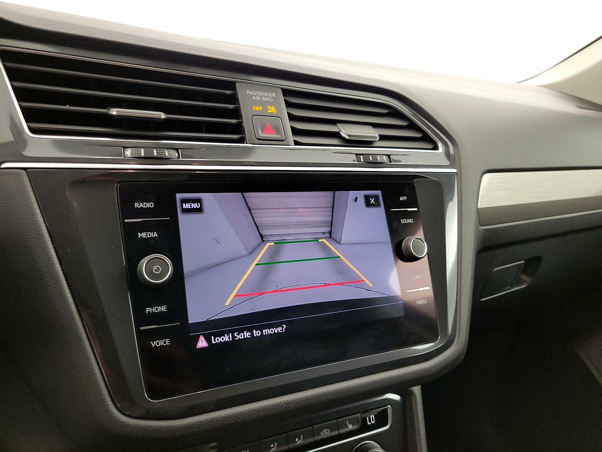Thumbnail: 2020 Volkswagen Tiguan - 14