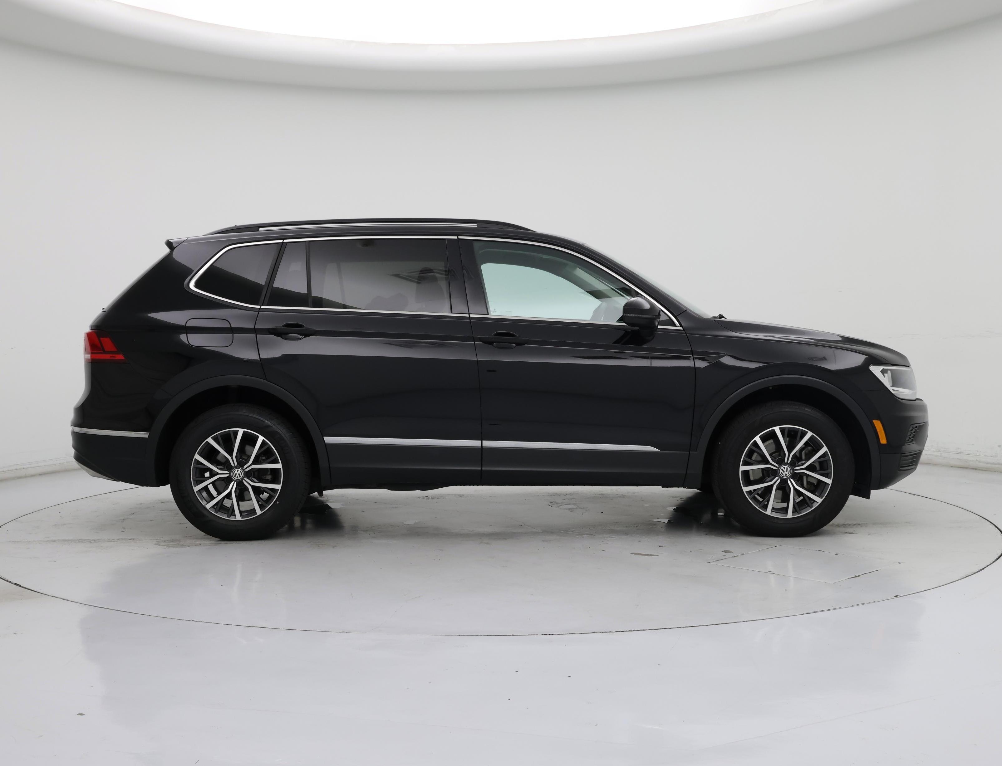 Thumbnail: 2020 Volkswagen Tiguan - 7