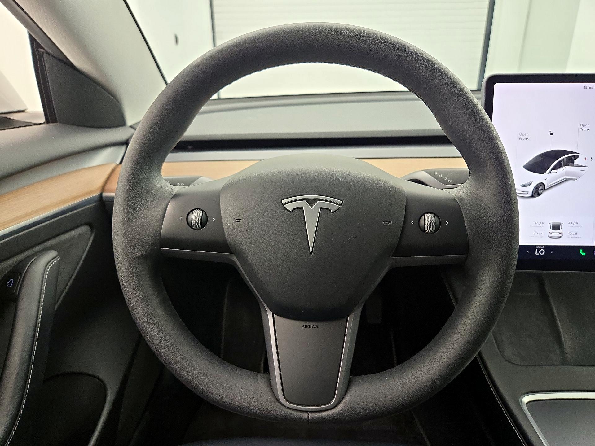 Thumbnail: 2021 Tesla Model 3 - 10