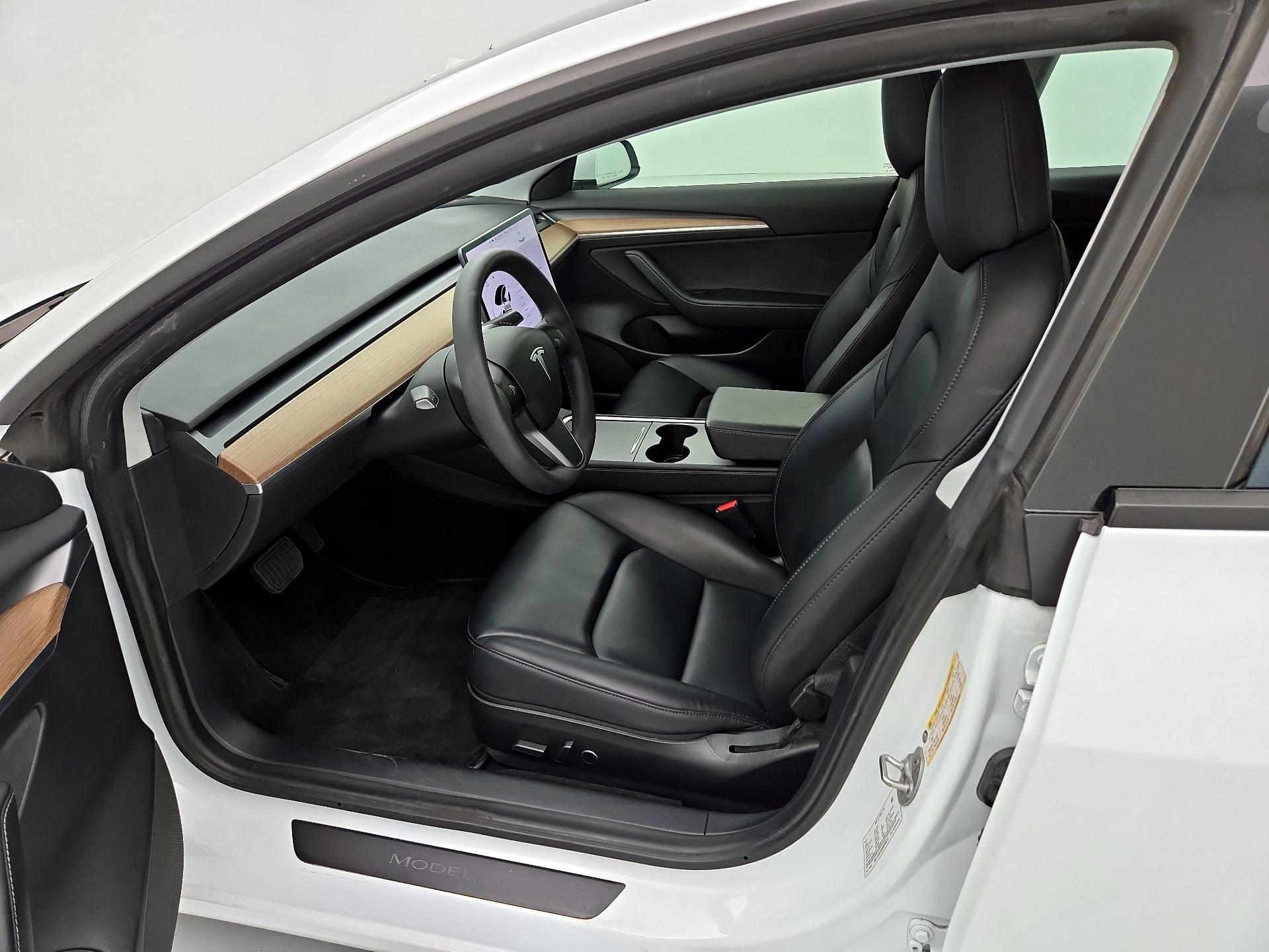 Thumbnail: 2021 Tesla Model 3 - 11