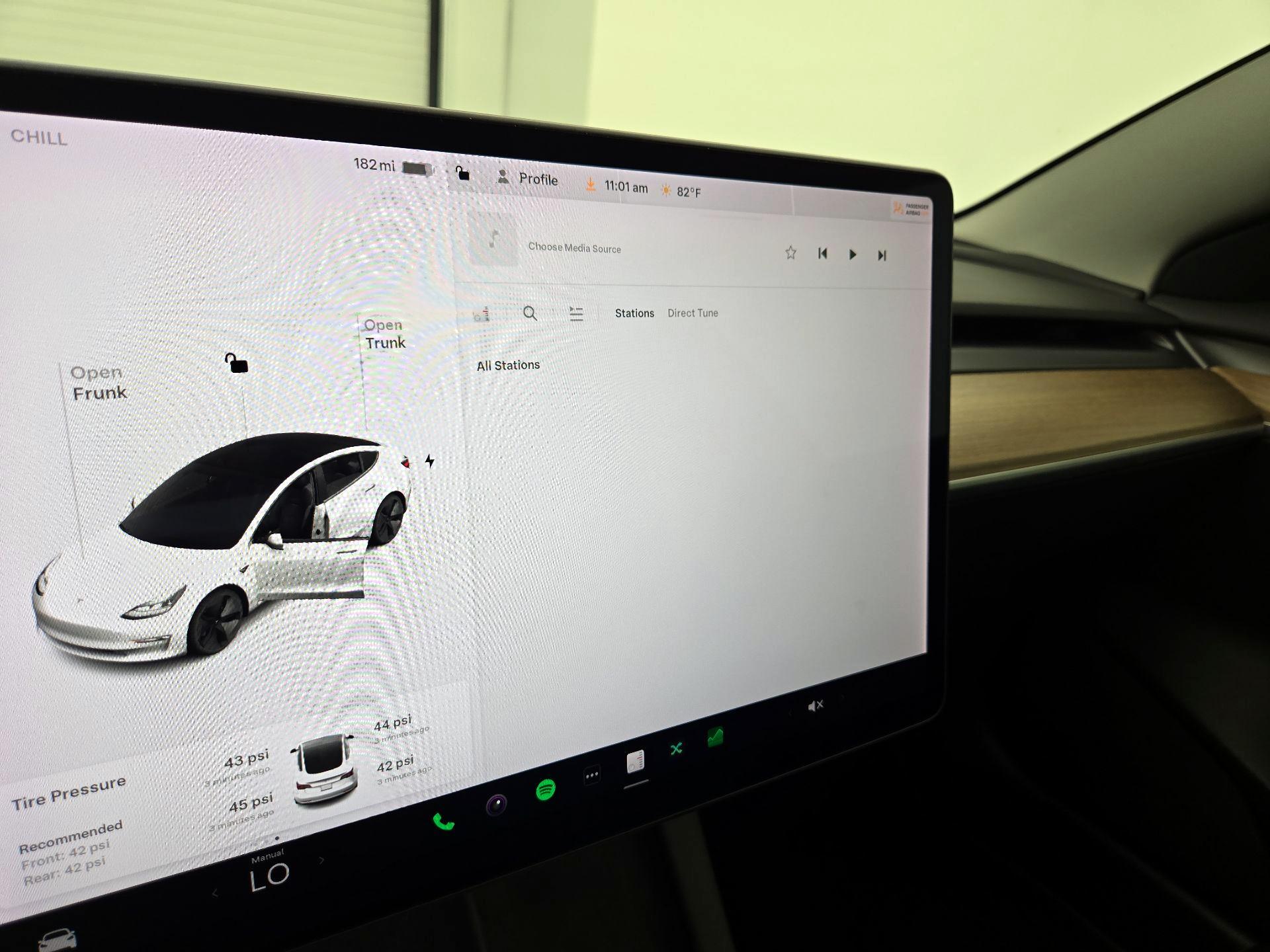 Thumbnail: 2021 Tesla Model 3 - 15