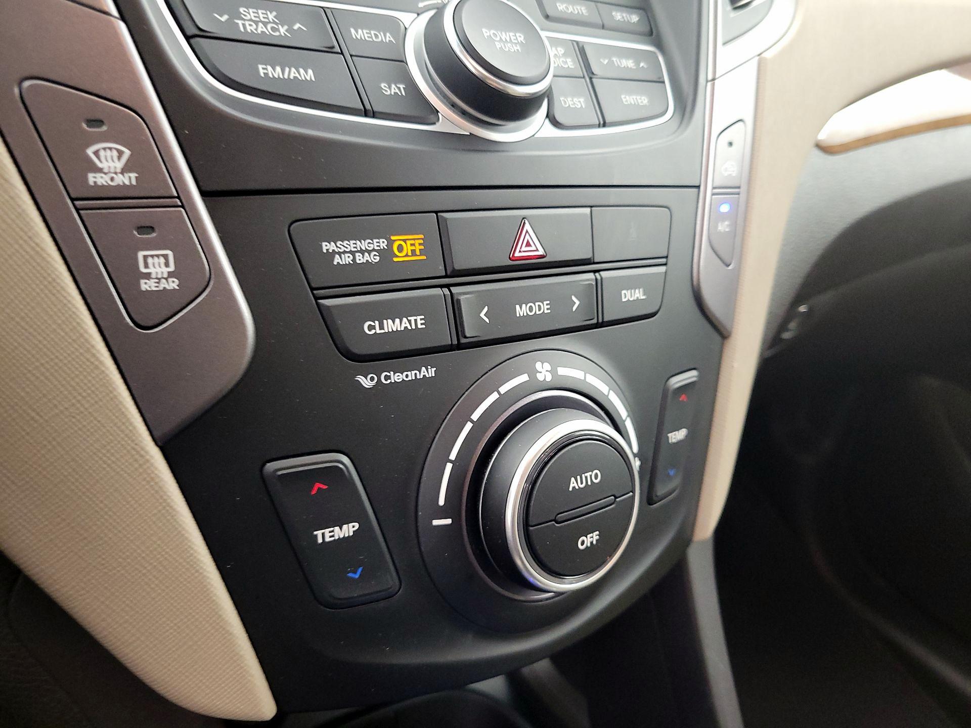 Thumbnail: 2014 Hyundai Santa Fe - 17