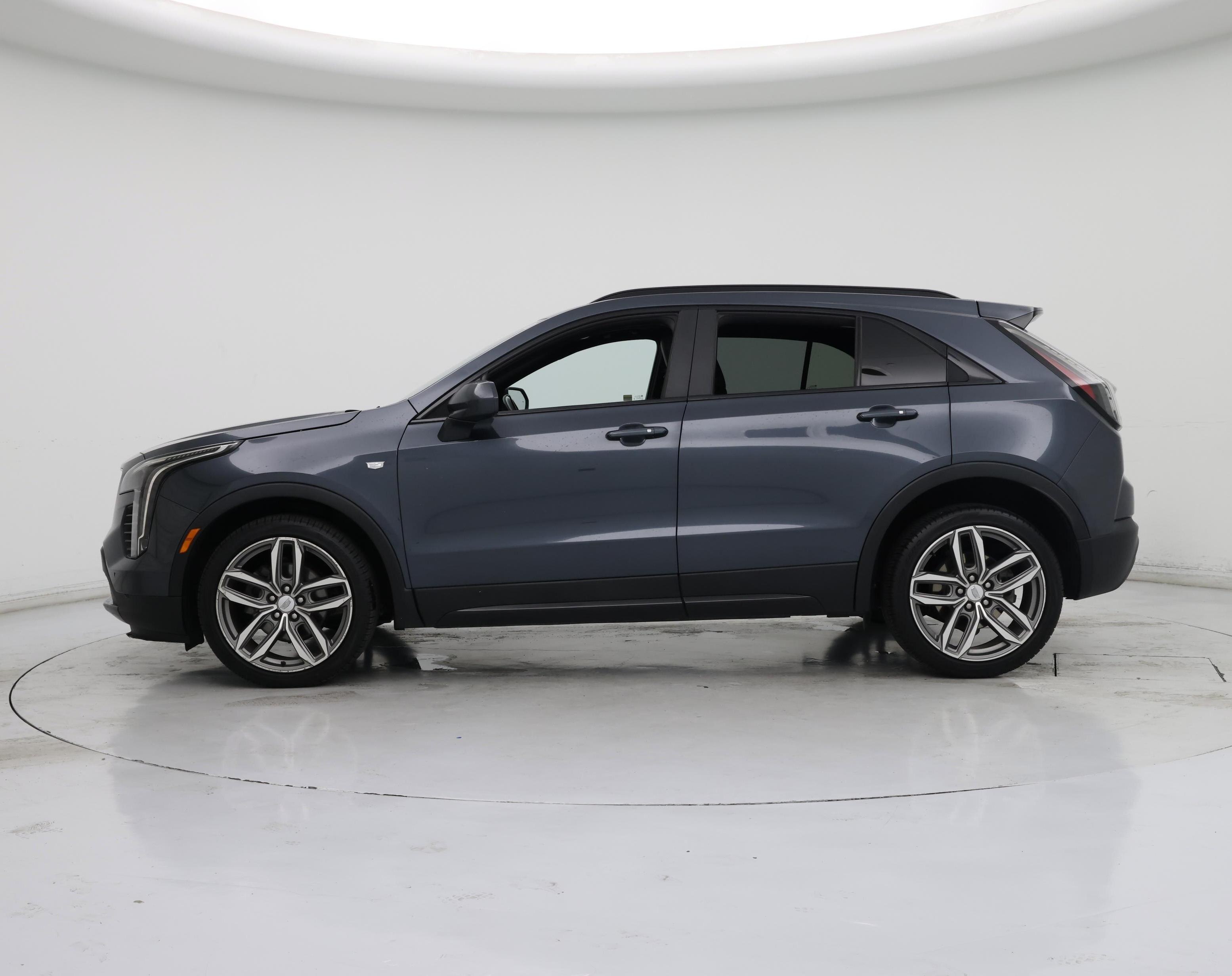 Thumbnail: 2019 Cadillac XT4 - 3