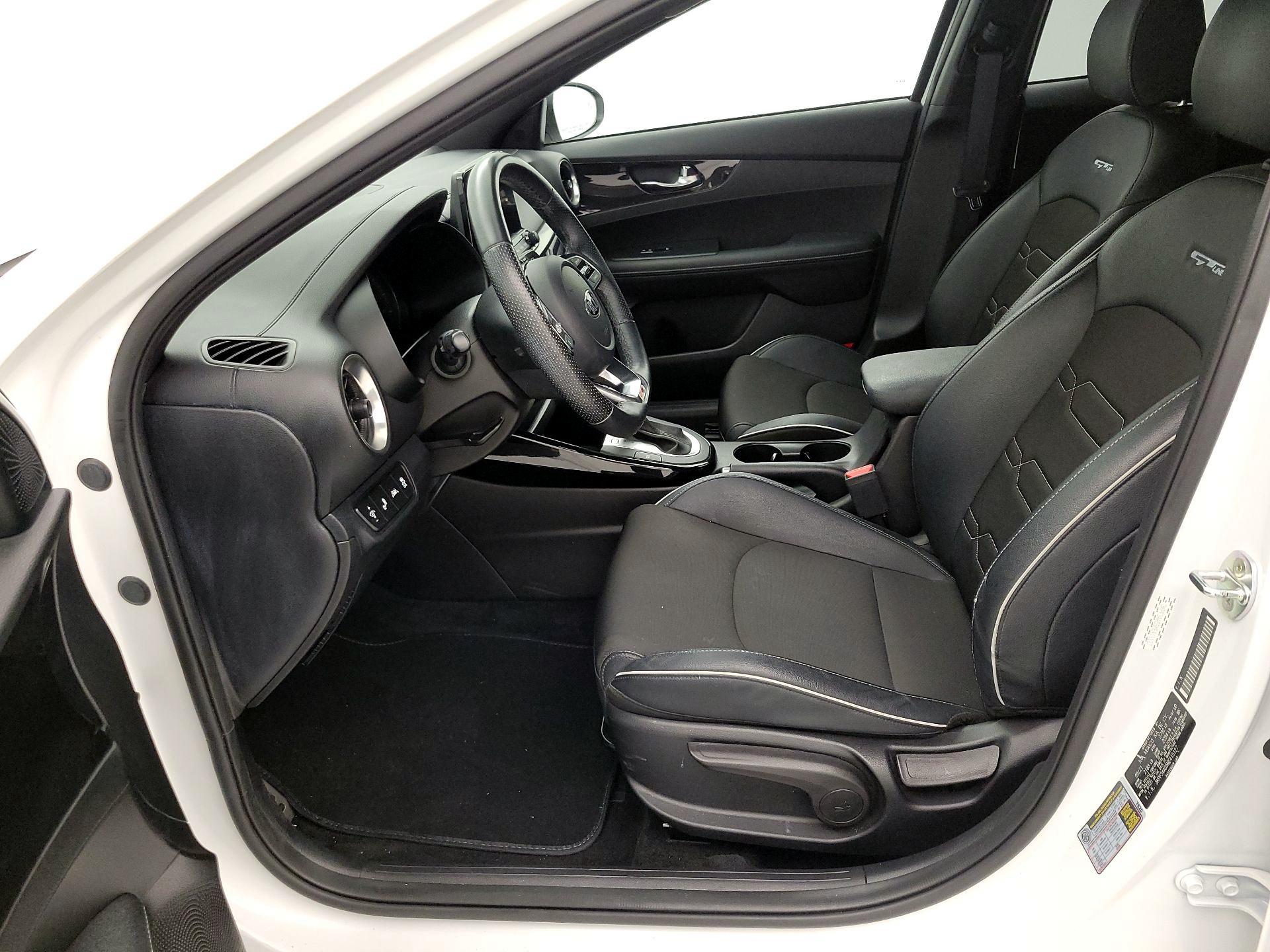 Thumbnail: 2021 Kia Forte - 11