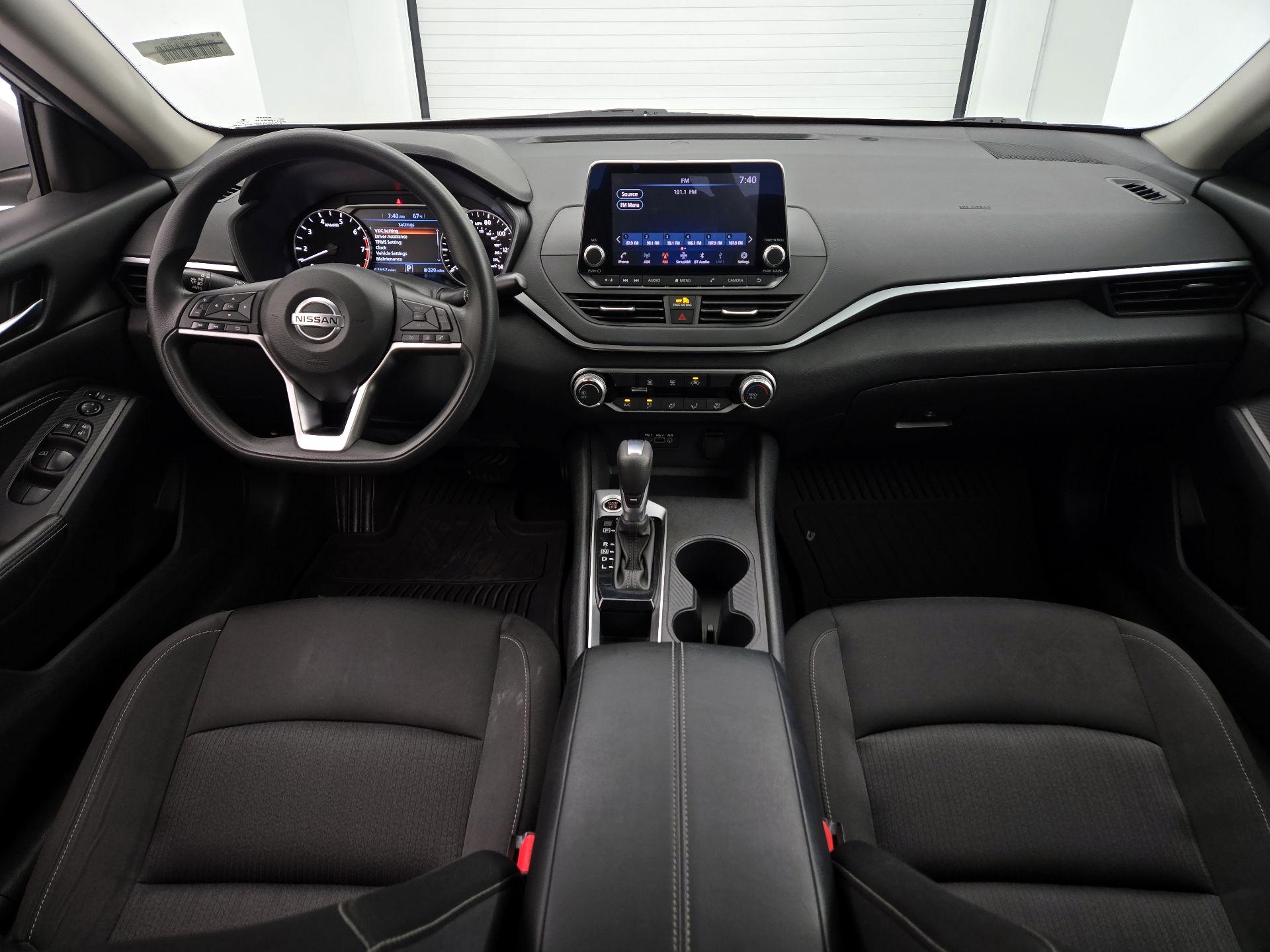 Thumbnail: 2020 Nissan Altima - 9