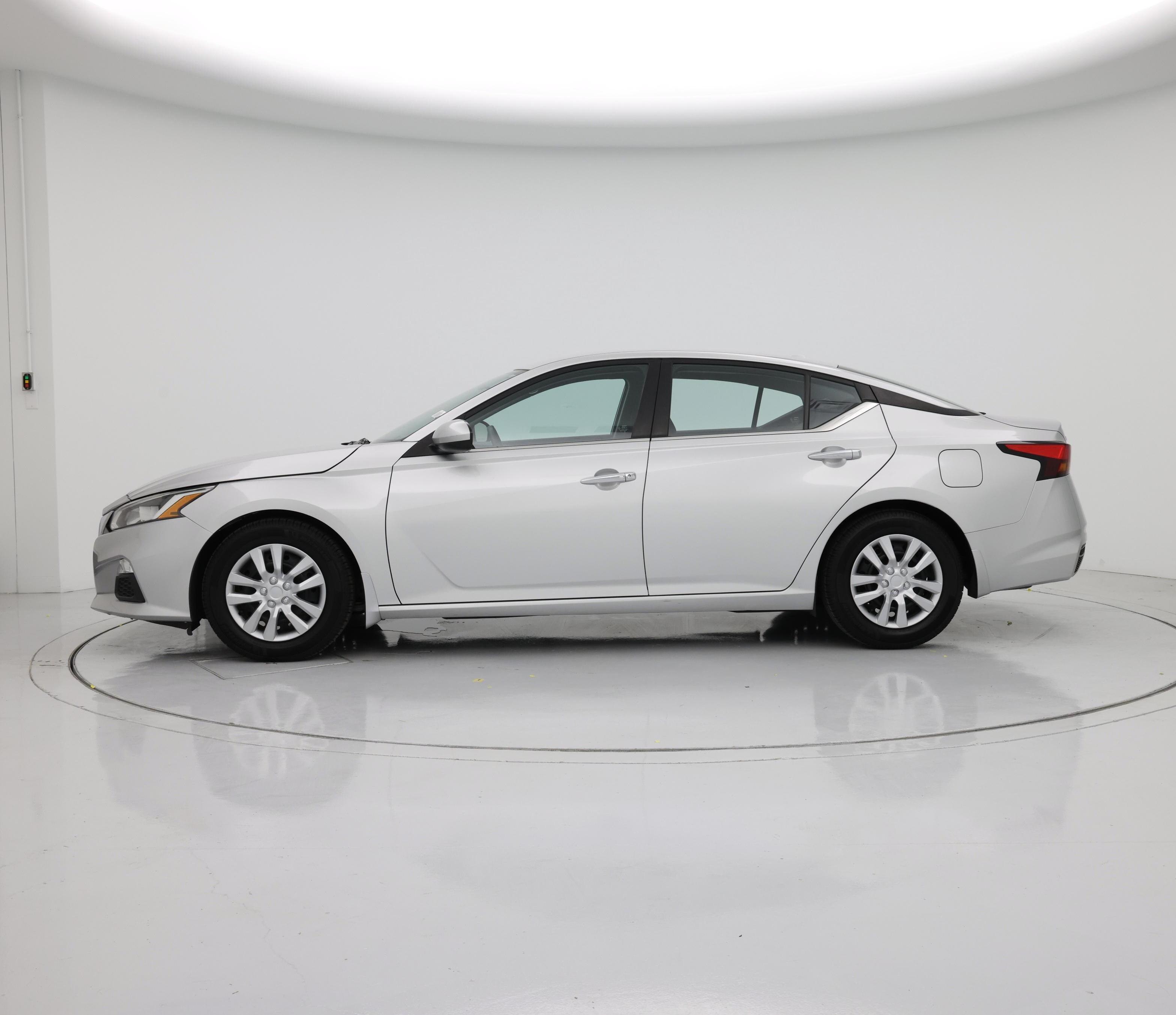 Thumbnail: 2020 Nissan Altima - 3