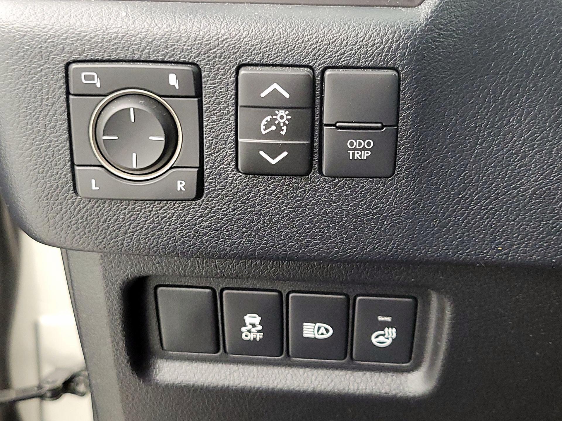Thumbnail: 2023 Lexus GX - 13